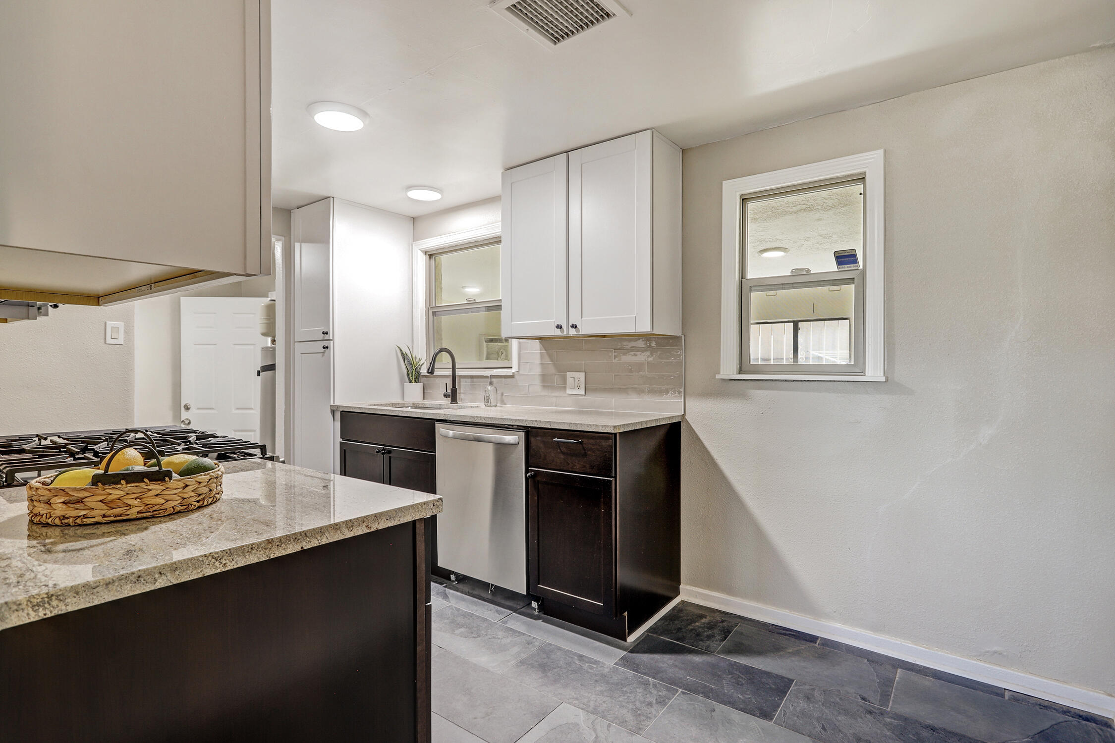 150 MESILLA Street NE