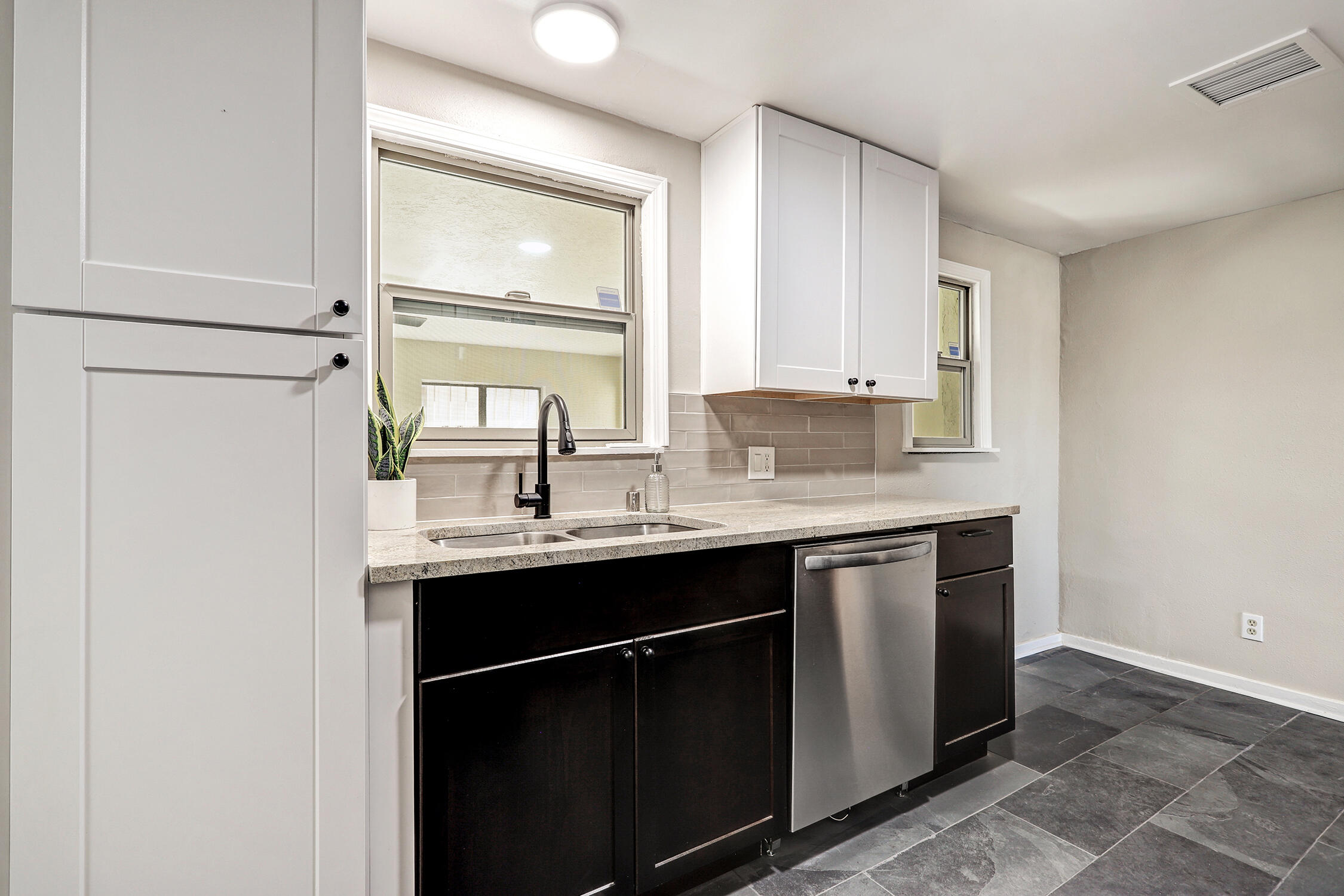 150 MESILLA Street NE