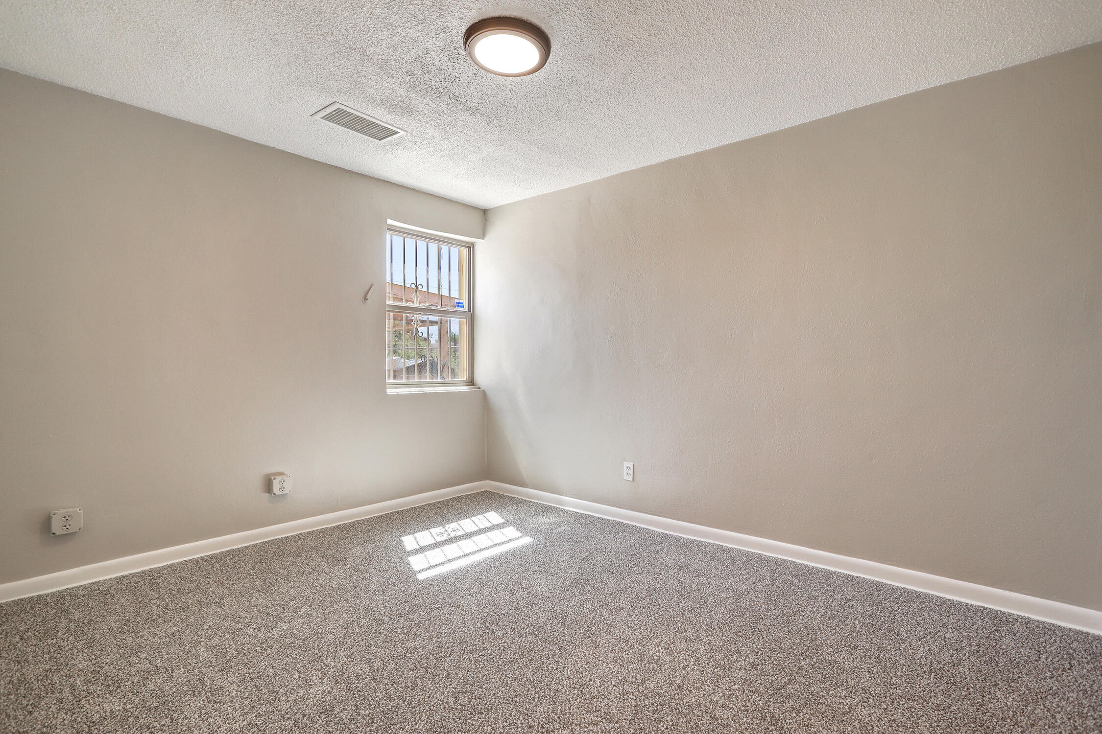 150 MESILLA Street NE