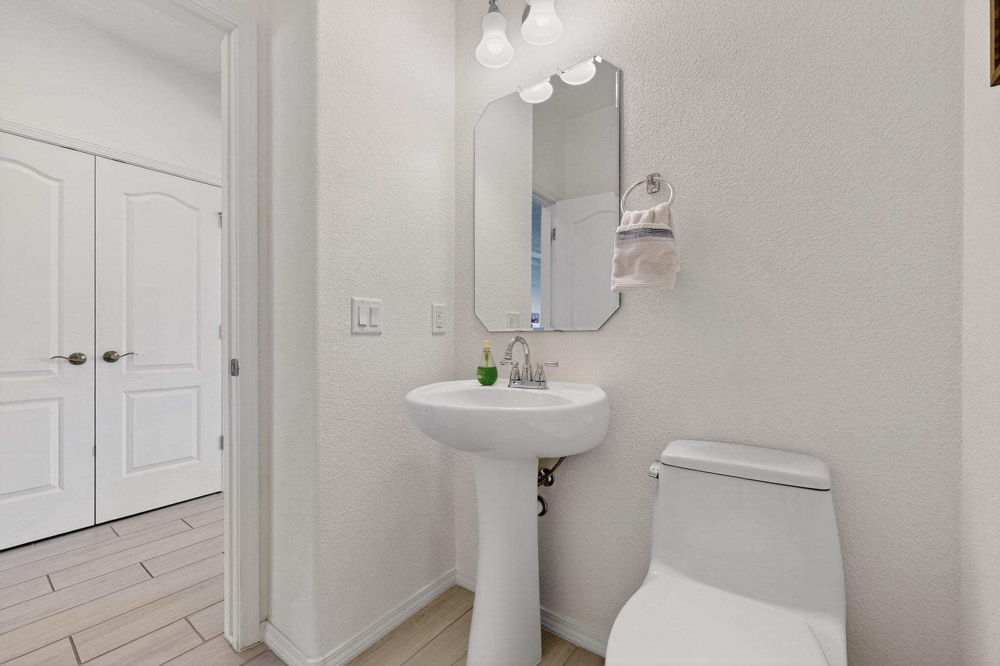 9200 Red Butte Place NW