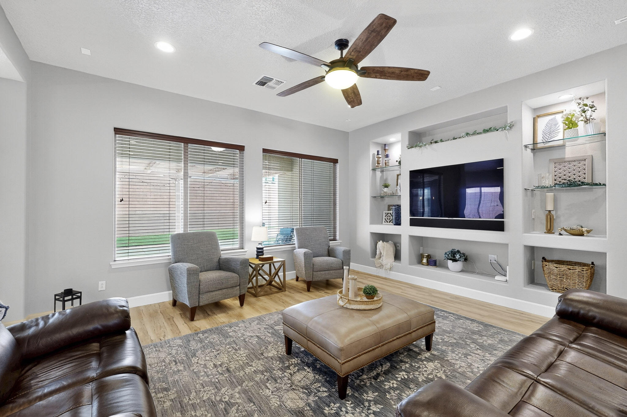 4222 PICO NORTE Lane NE