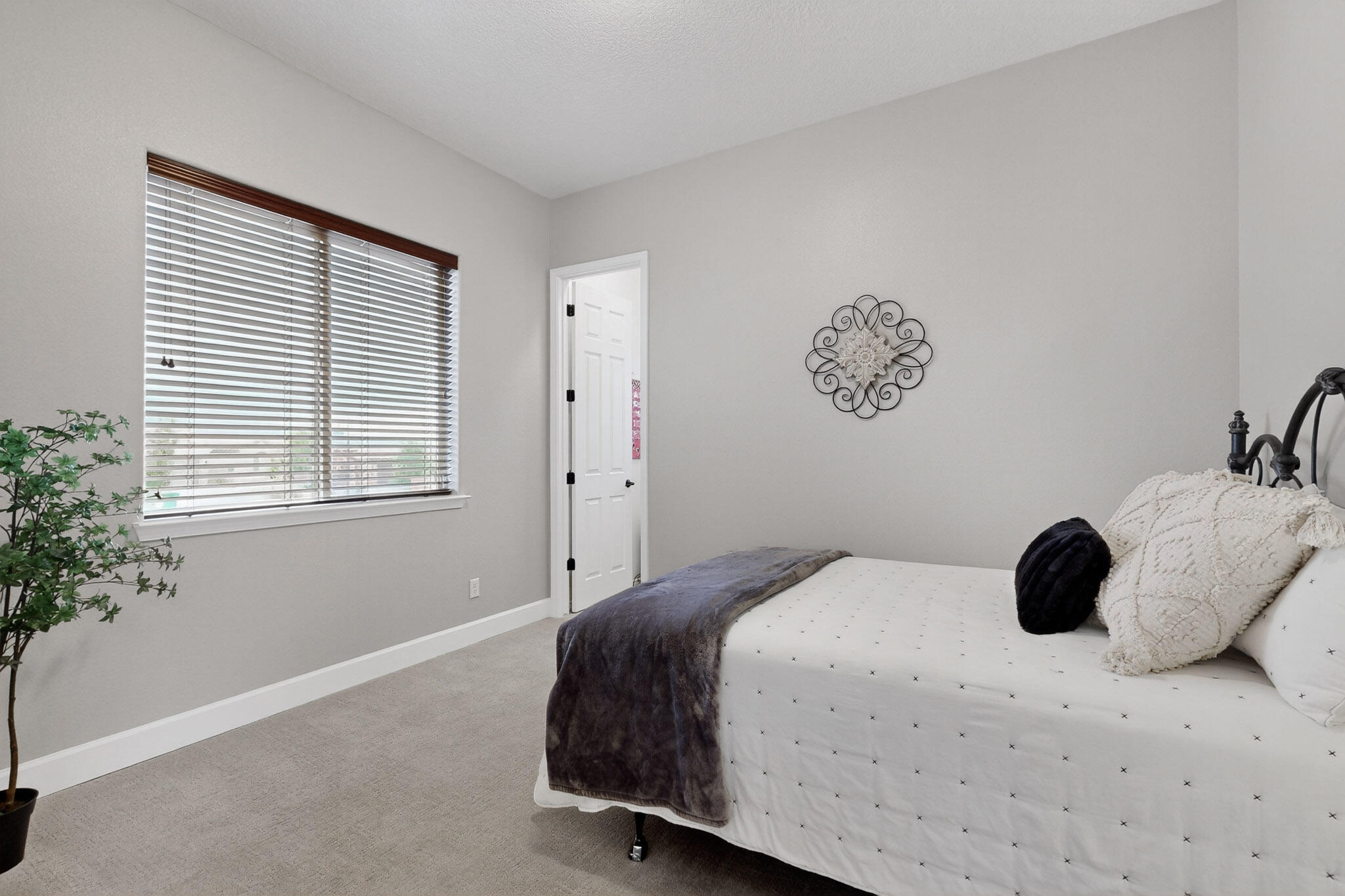 4222 PICO NORTE Lane NE