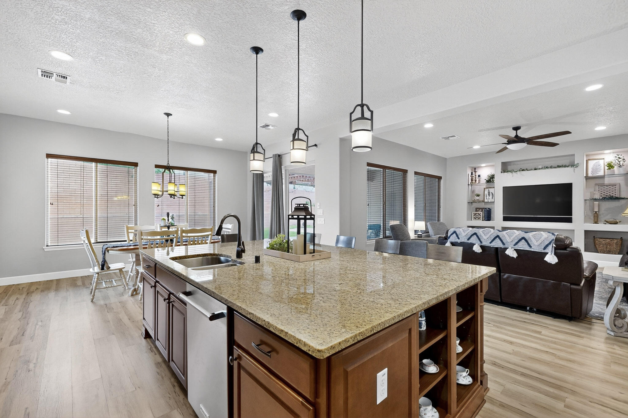 4222 PICO NORTE Lane NE