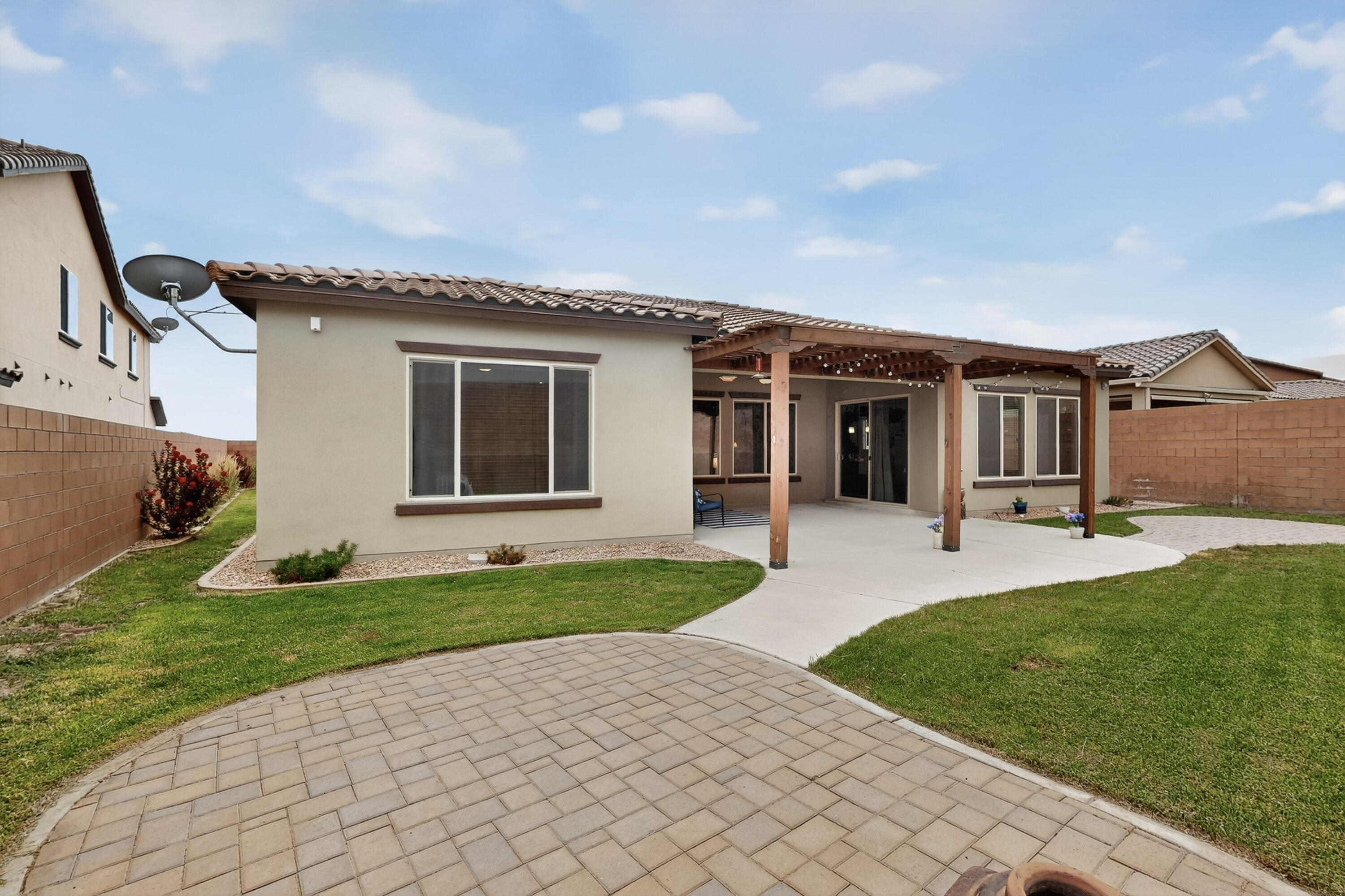 4222 PICO NORTE Lane NE