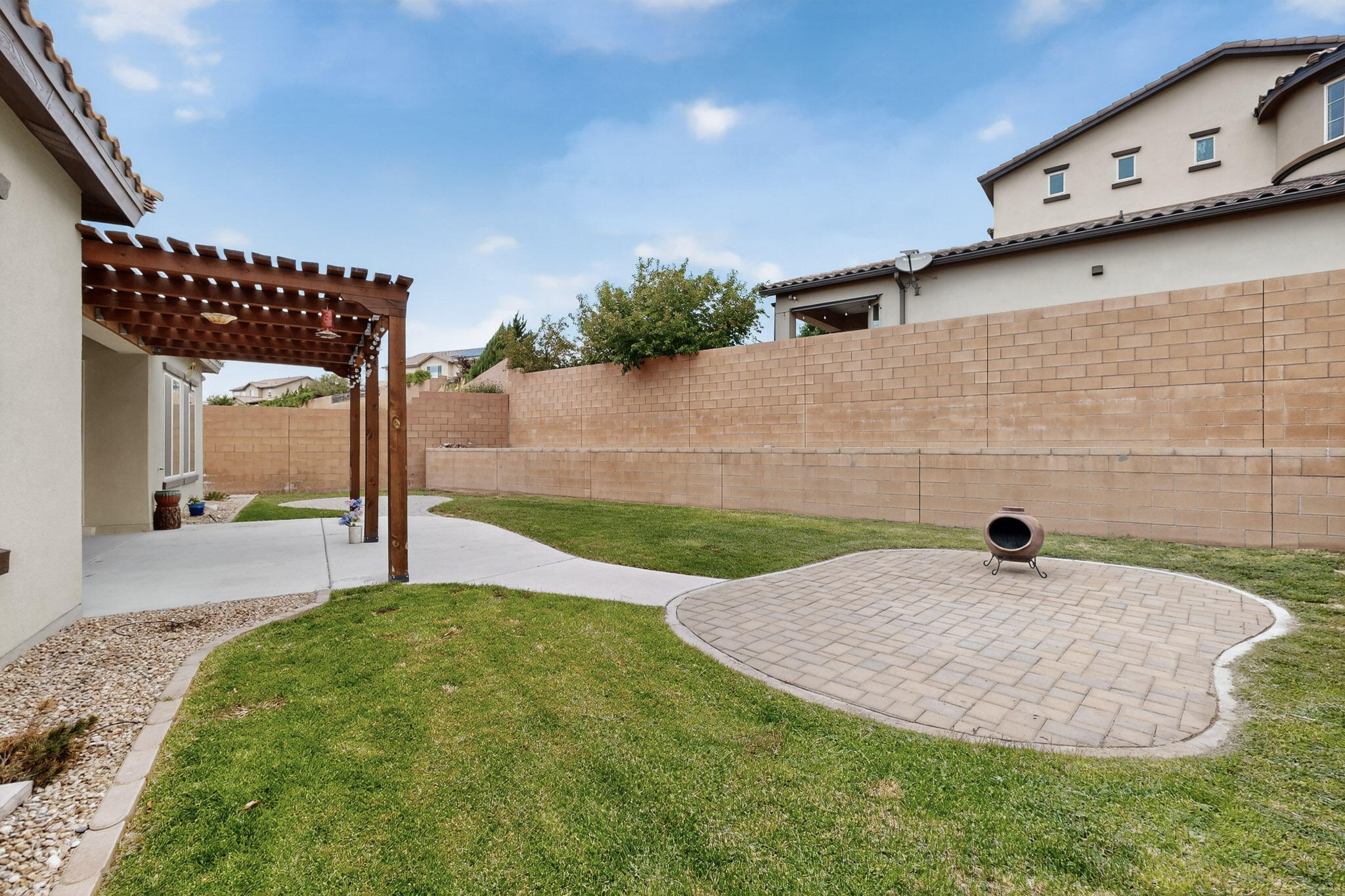 4222 PICO NORTE Lane NE