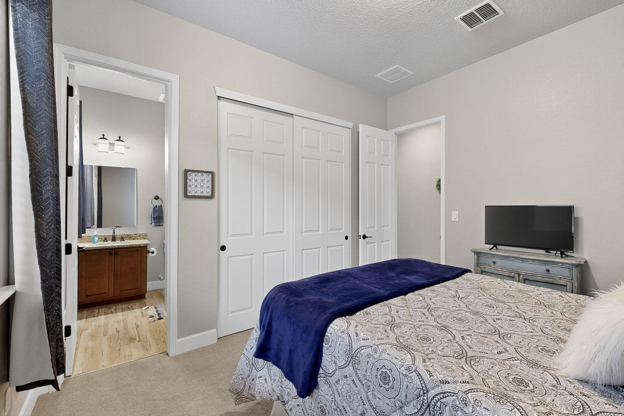 4222 PICO NORTE Lane NE