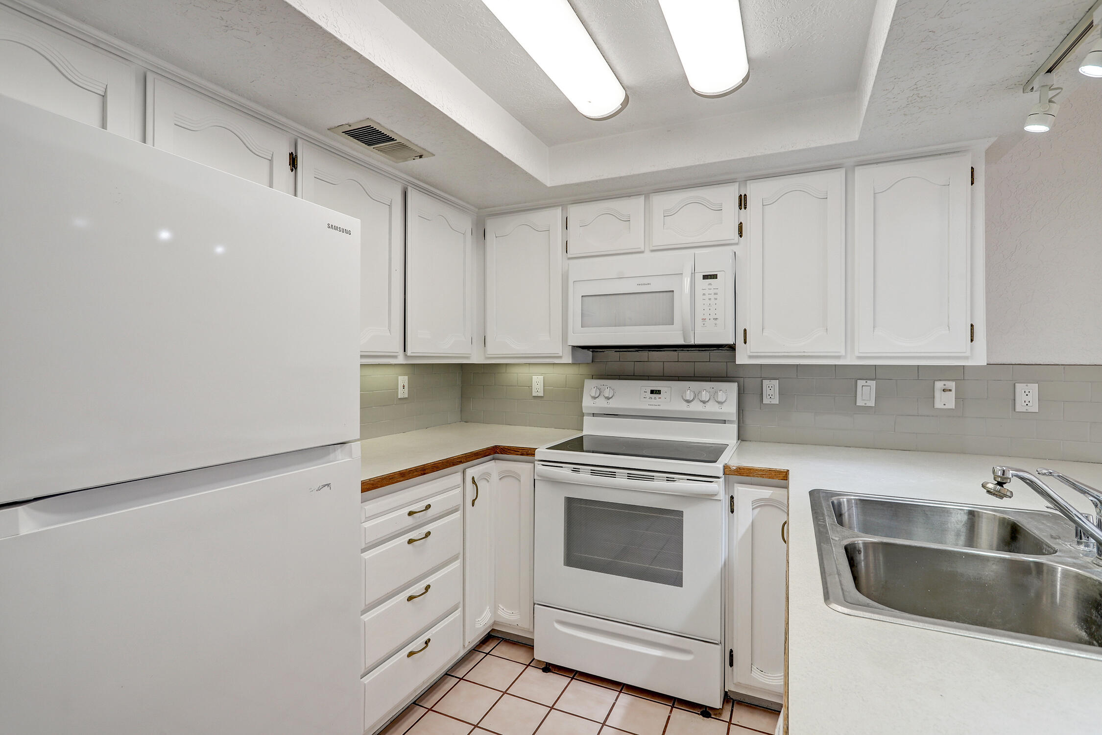 3605 MOON Street NE A