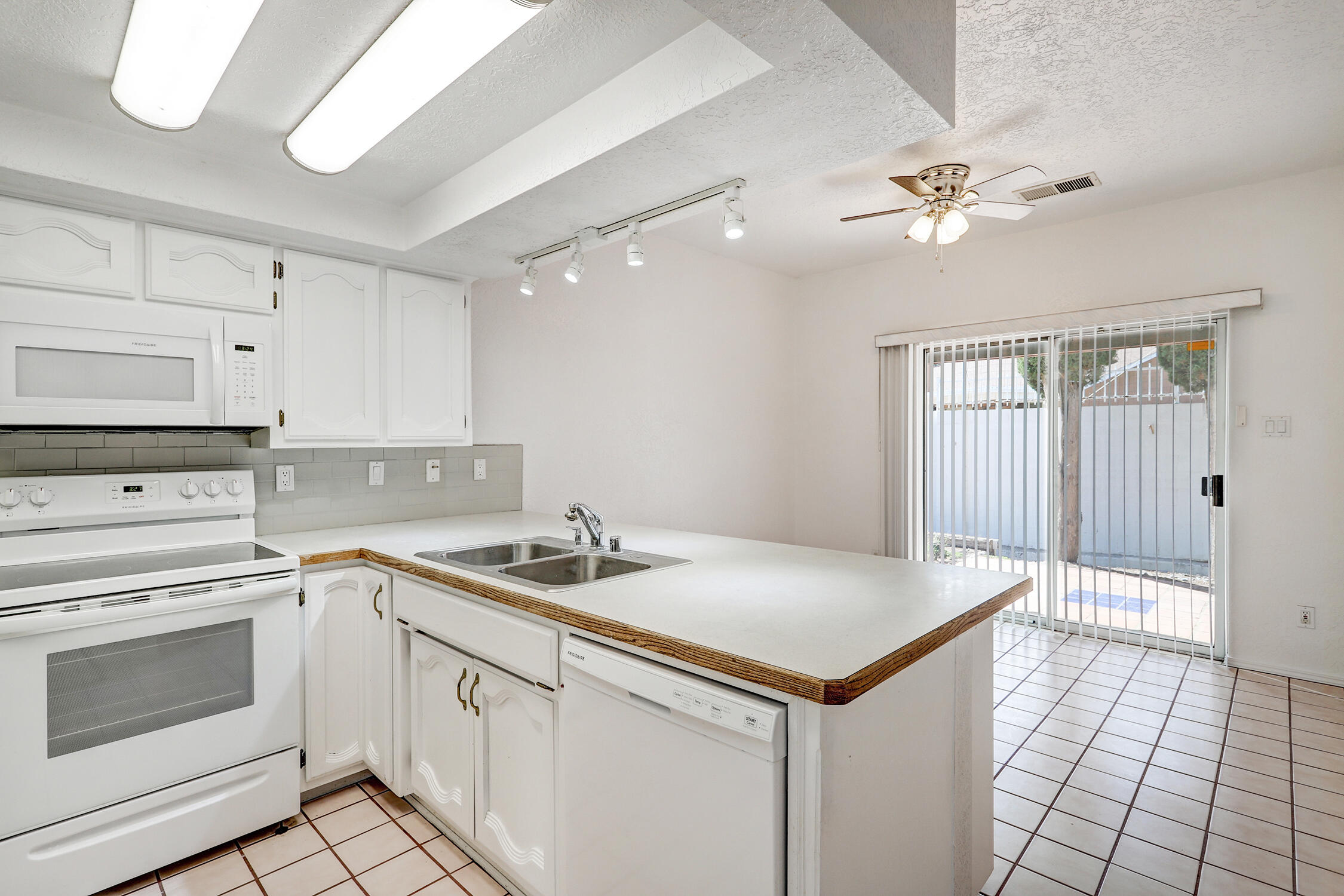 3605 MOON Street NE A