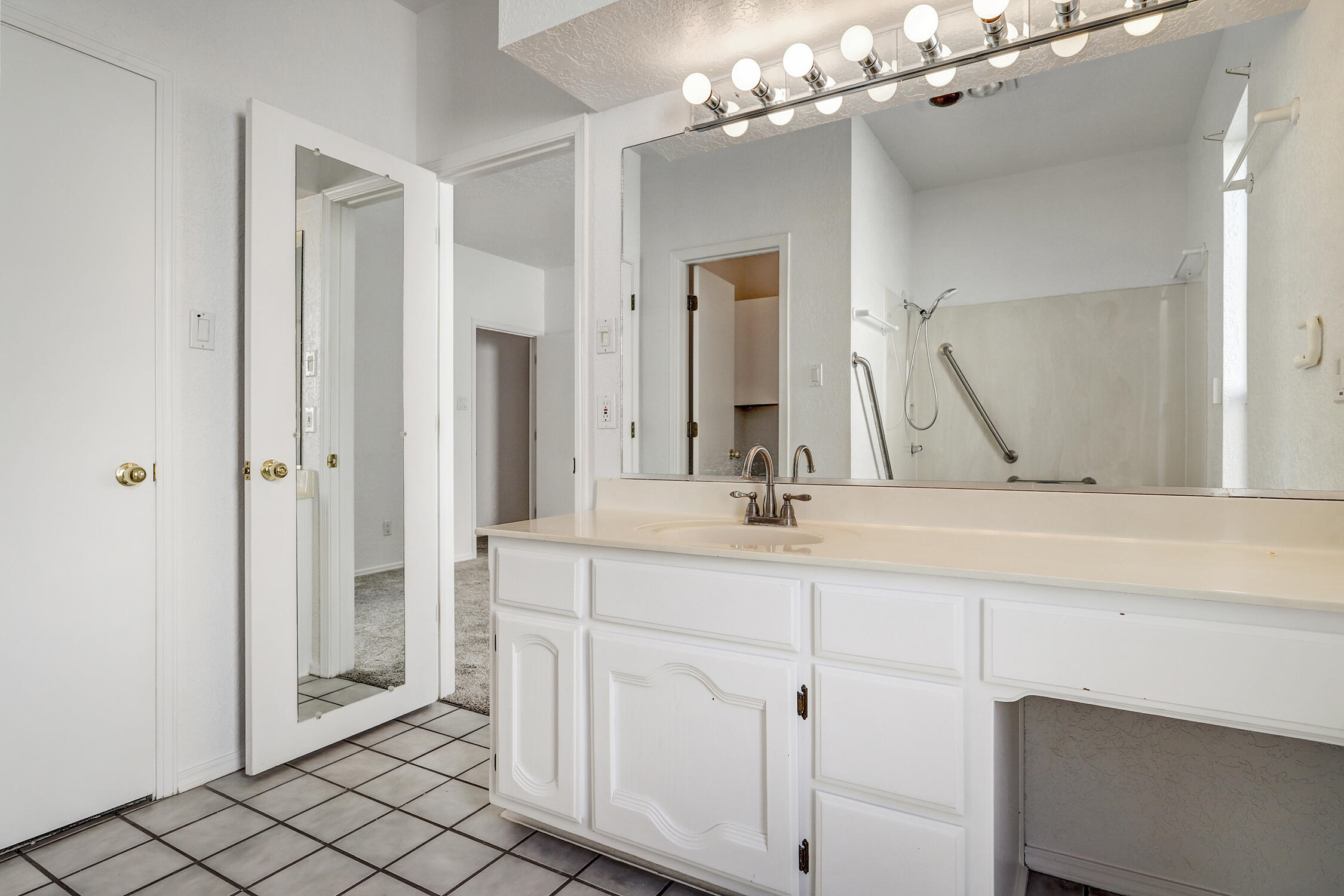 3605 MOON Street NE A