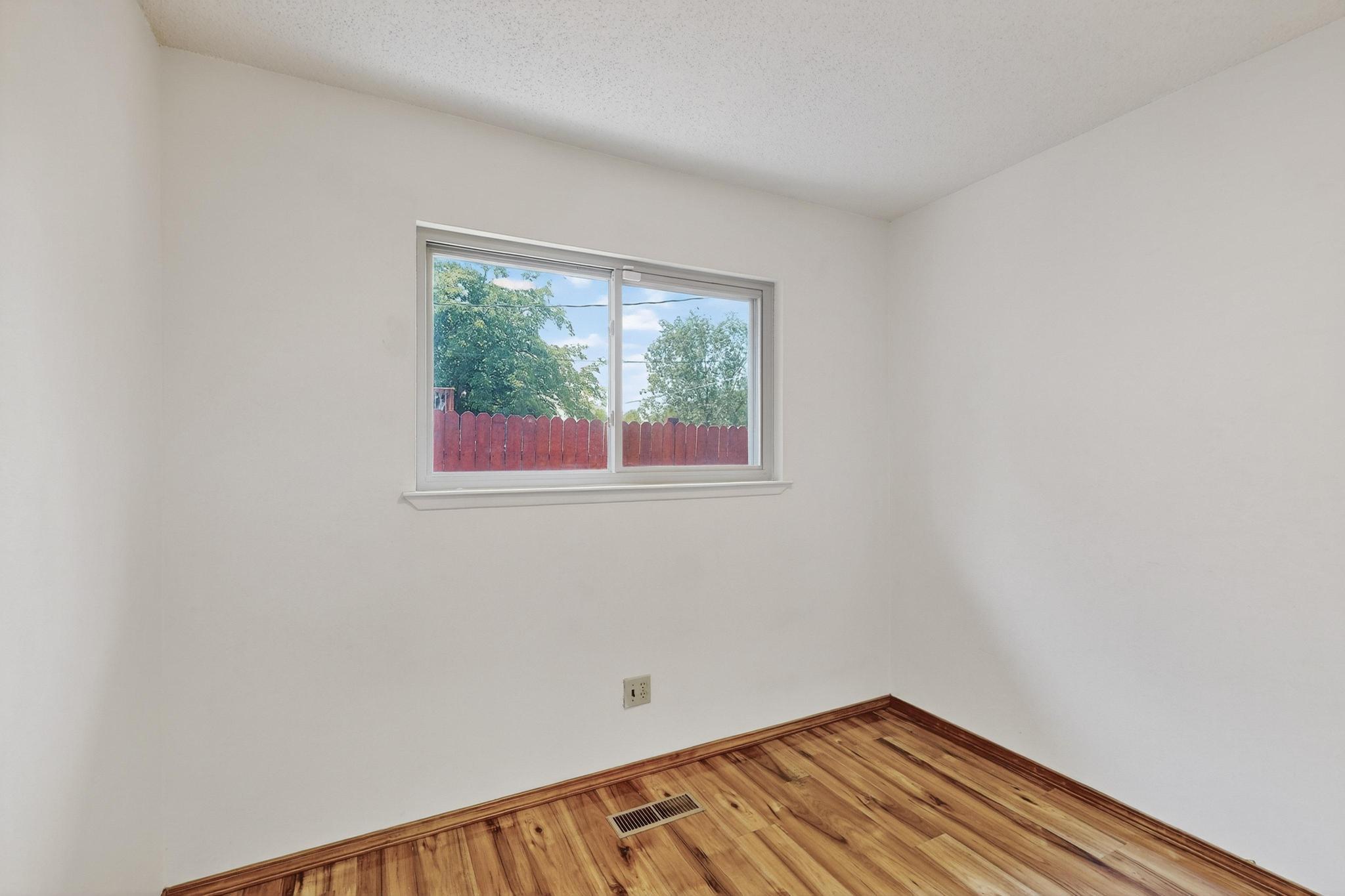 1917 Chelwood Park Boulevard NE