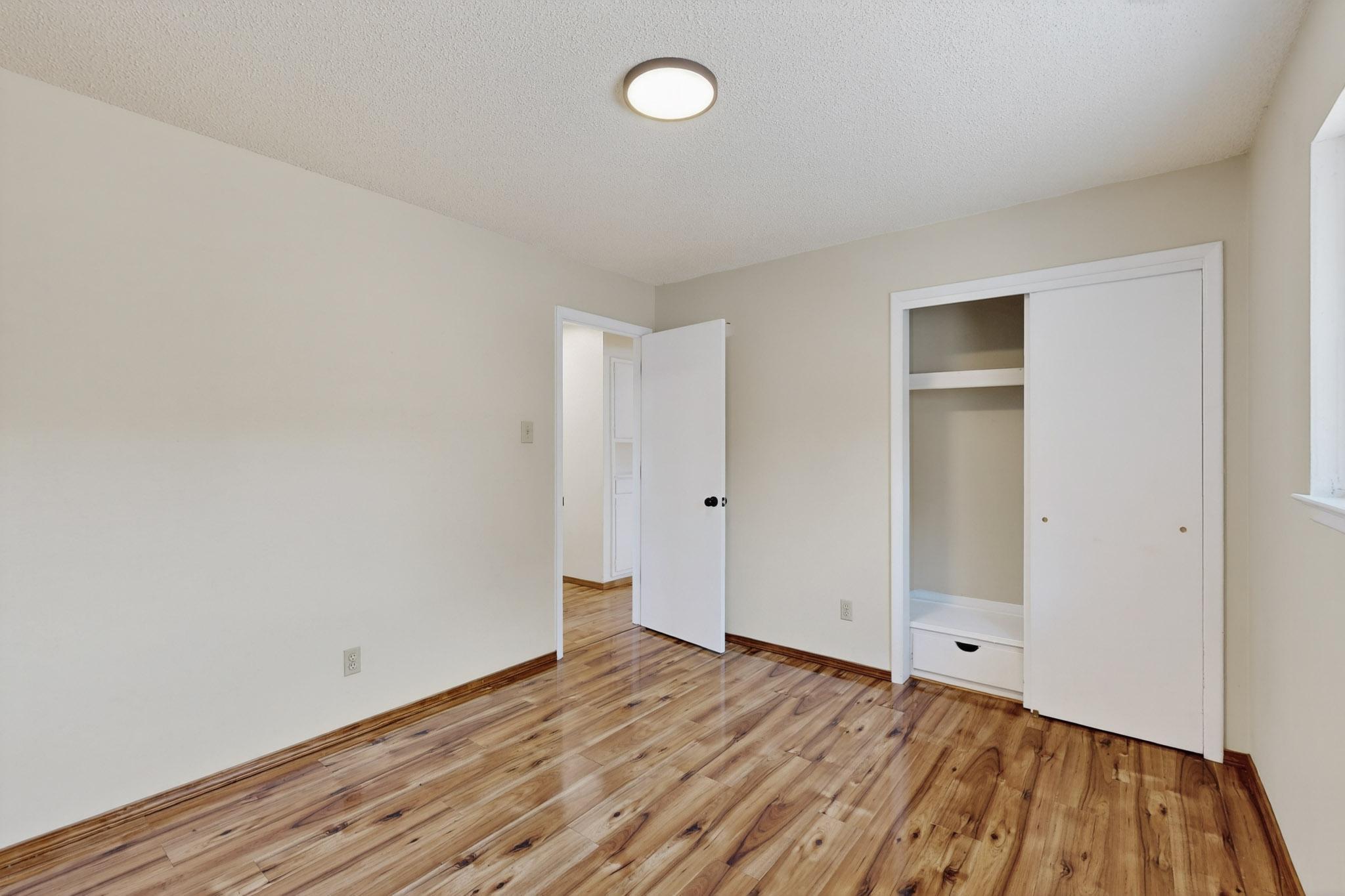 1917 Chelwood Park Boulevard NE