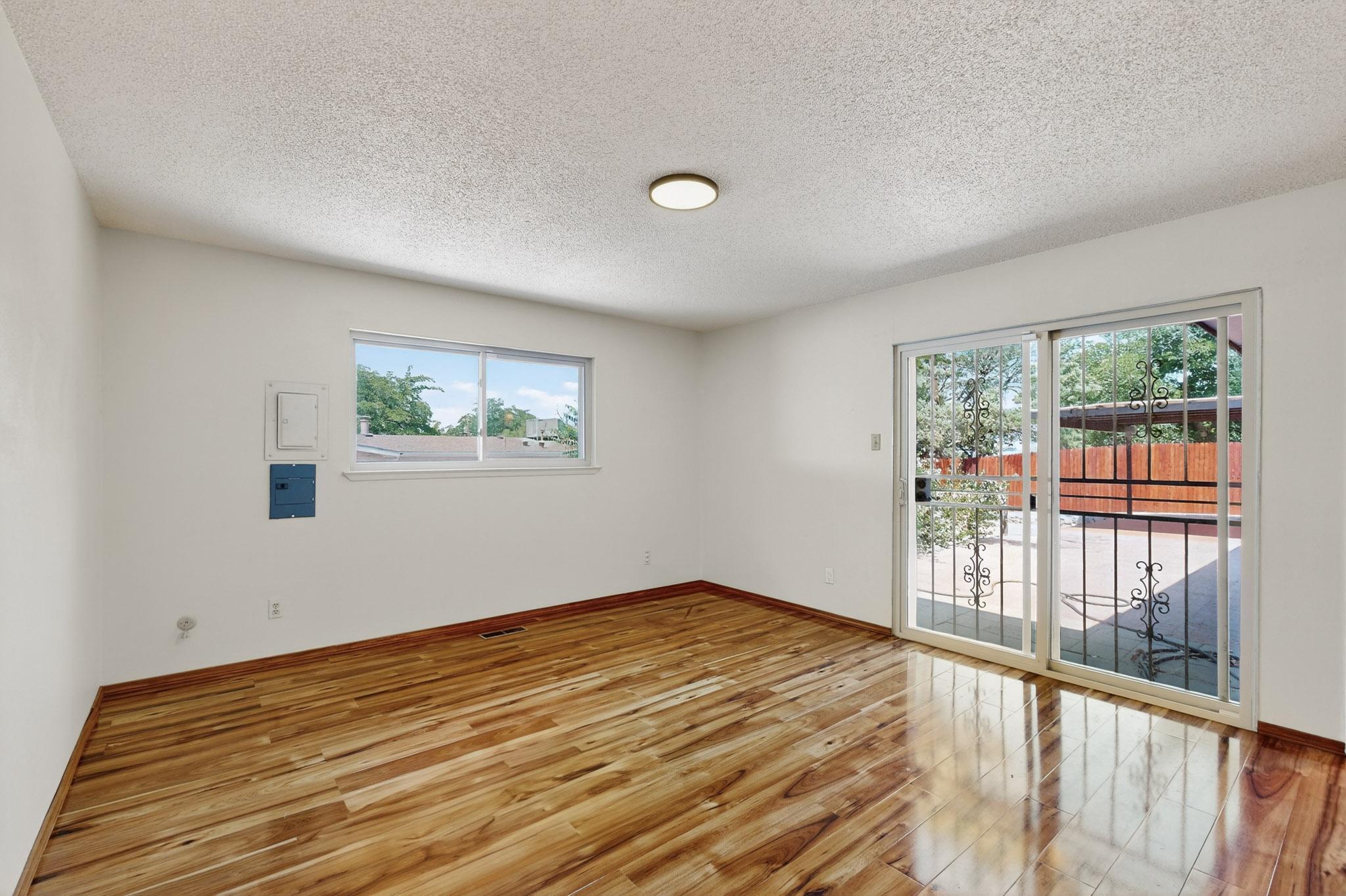 1917 Chelwood Park Boulevard NE