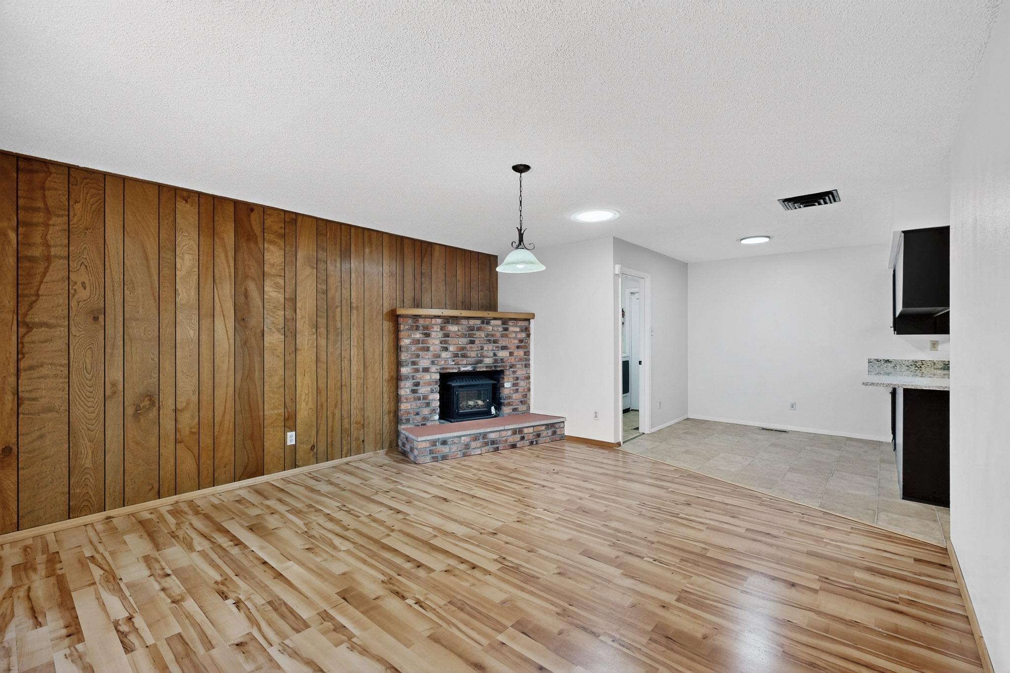 1917 Chelwood Park Boulevard NE