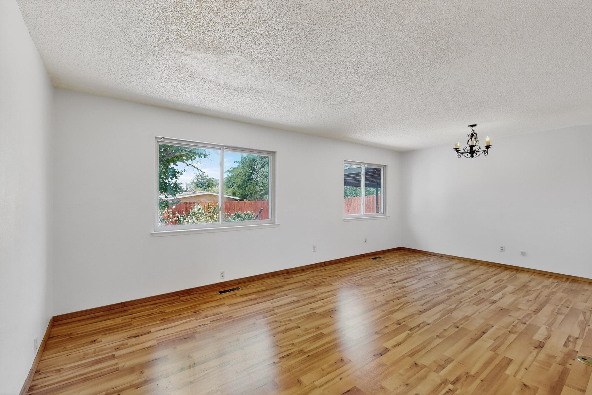 1917 Chelwood Park Boulevard NE