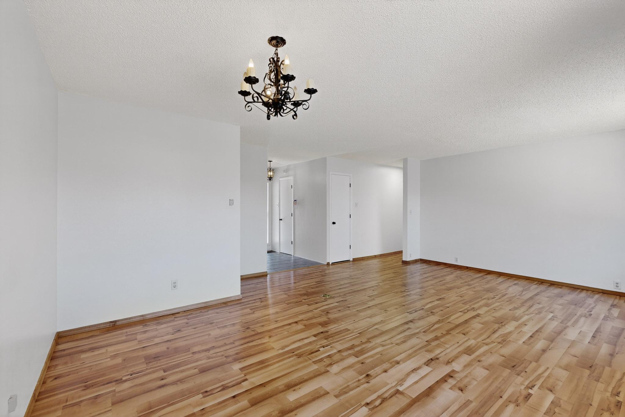 1917 Chelwood Park Boulevard NE