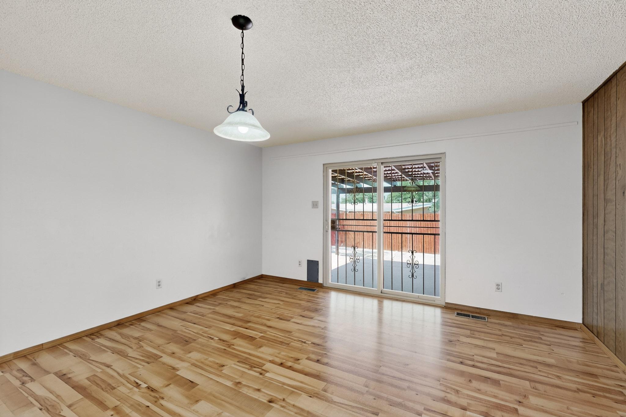 1917 Chelwood Park Boulevard NE