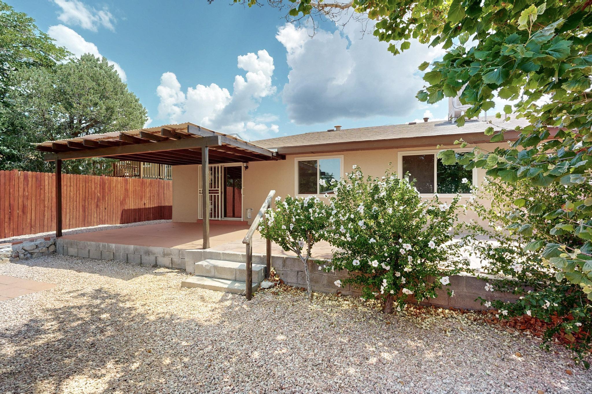 1917 Chelwood Park Boulevard NE