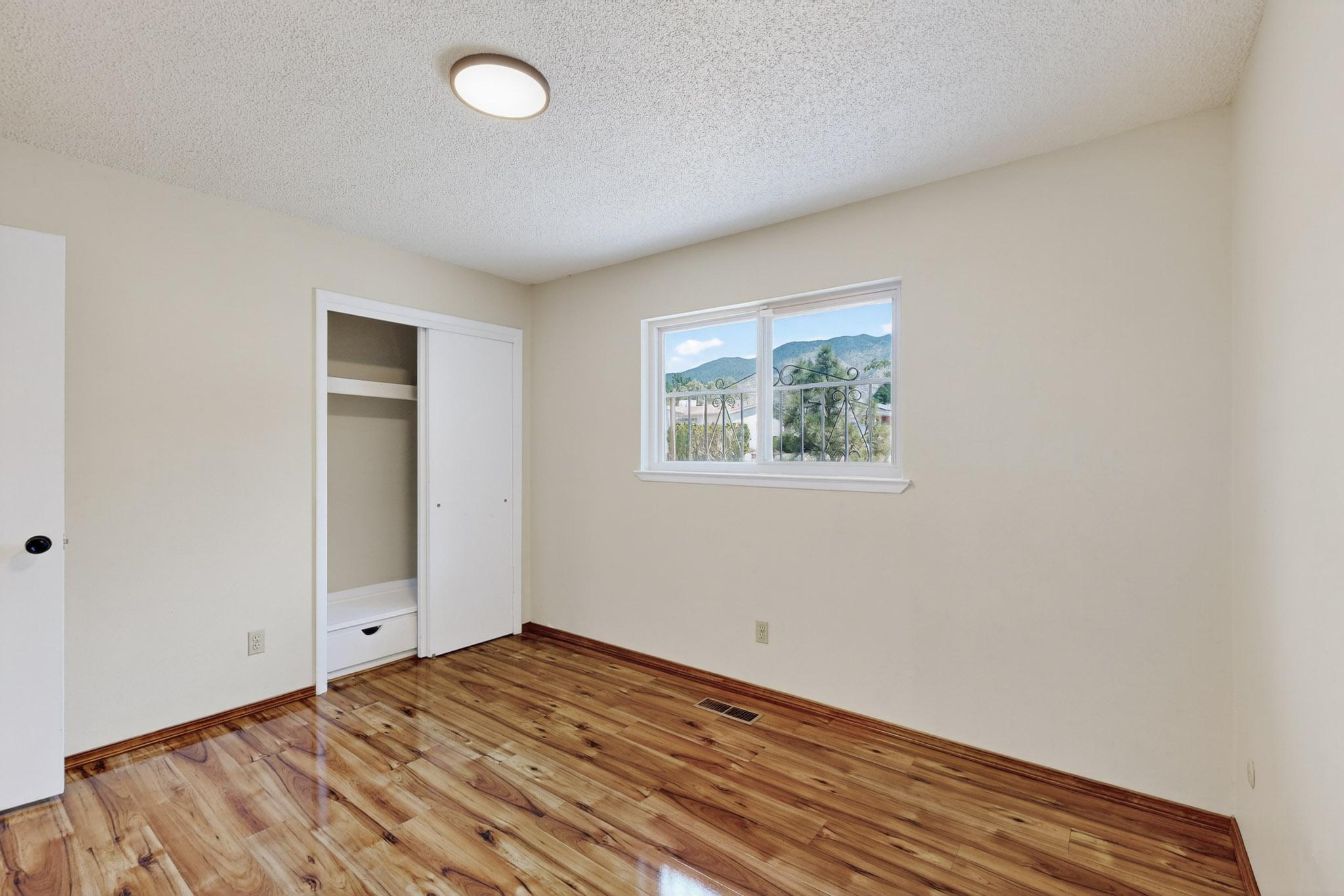 1917 Chelwood Park Boulevard NE