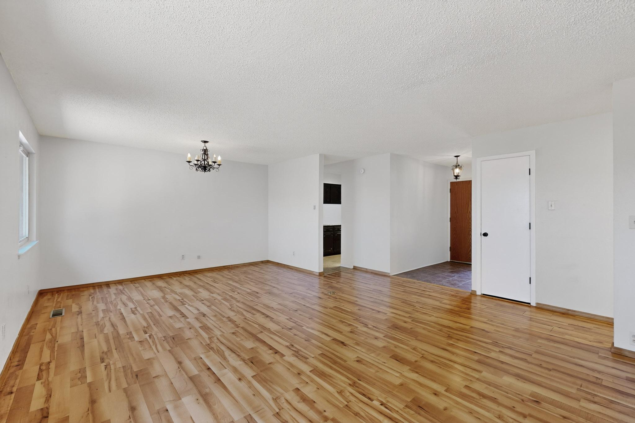 1917 Chelwood Park Boulevard NE