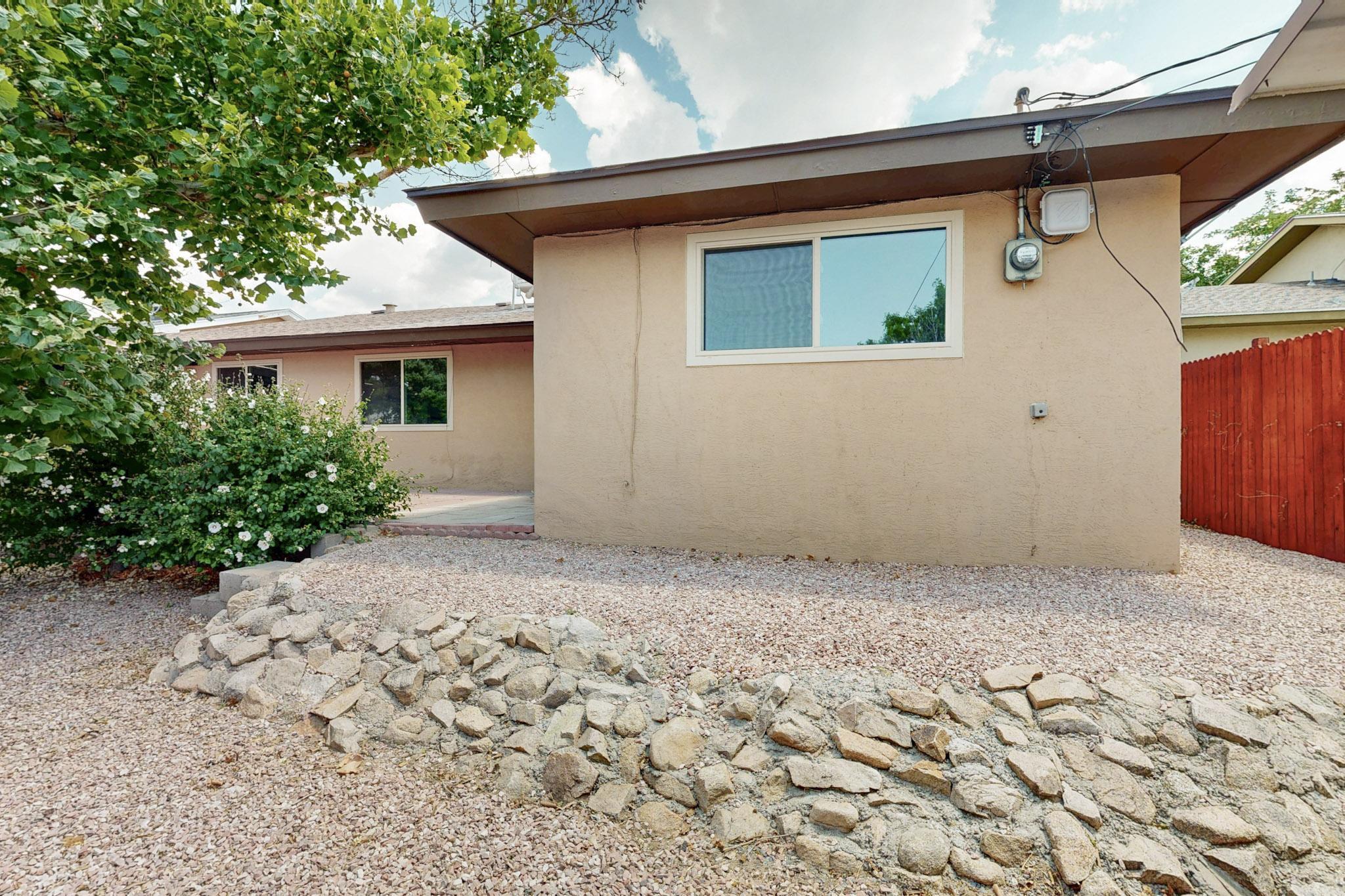 1917 Chelwood Park Boulevard NE