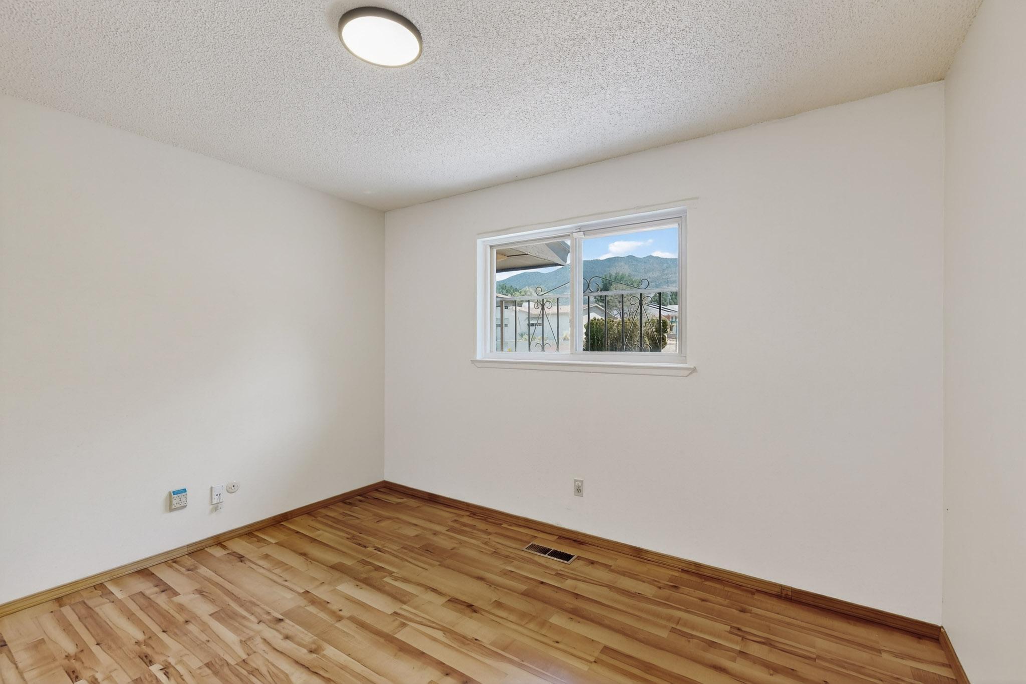 1917 Chelwood Park Boulevard NE