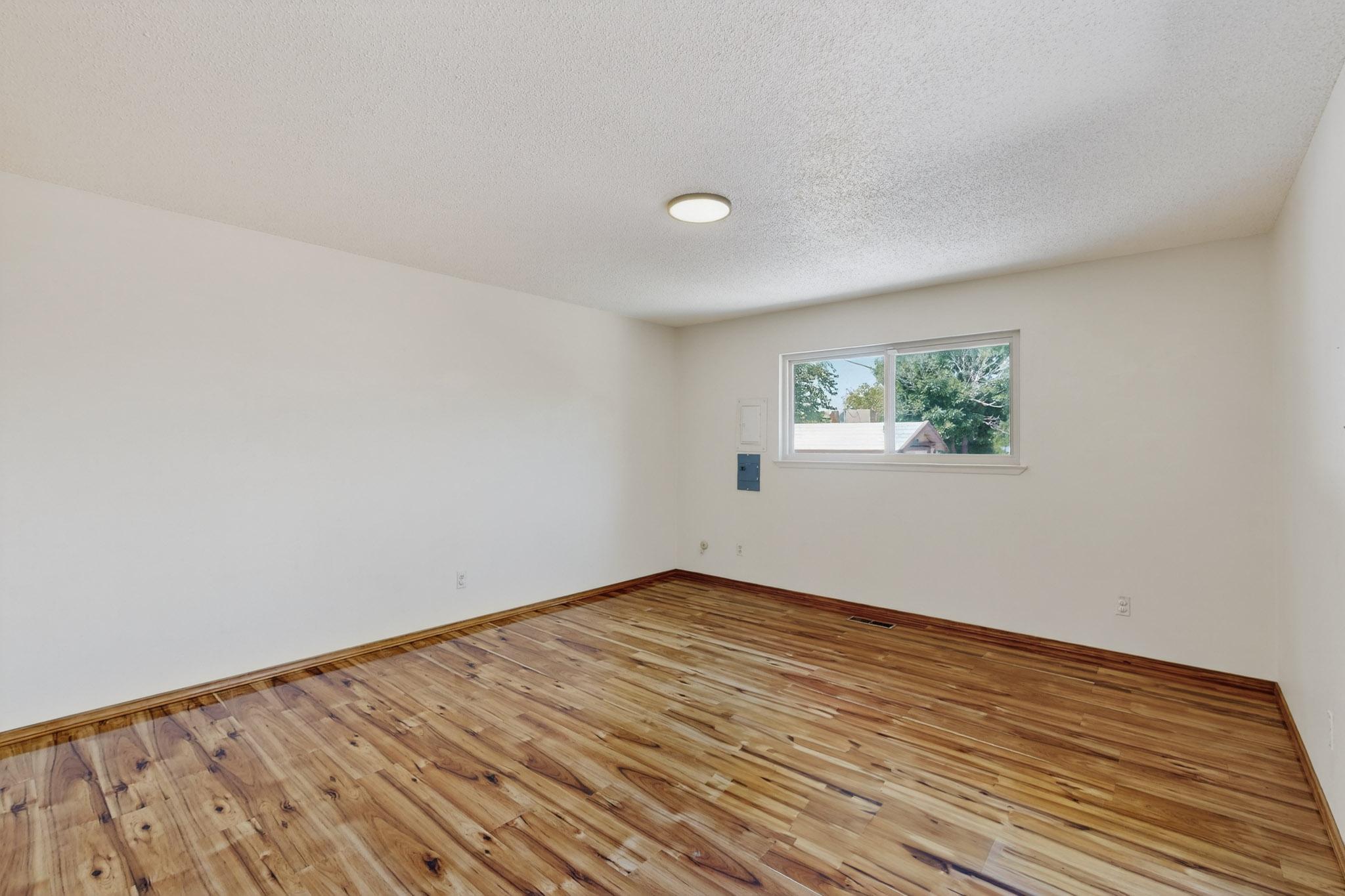 1917 Chelwood Park Boulevard NE