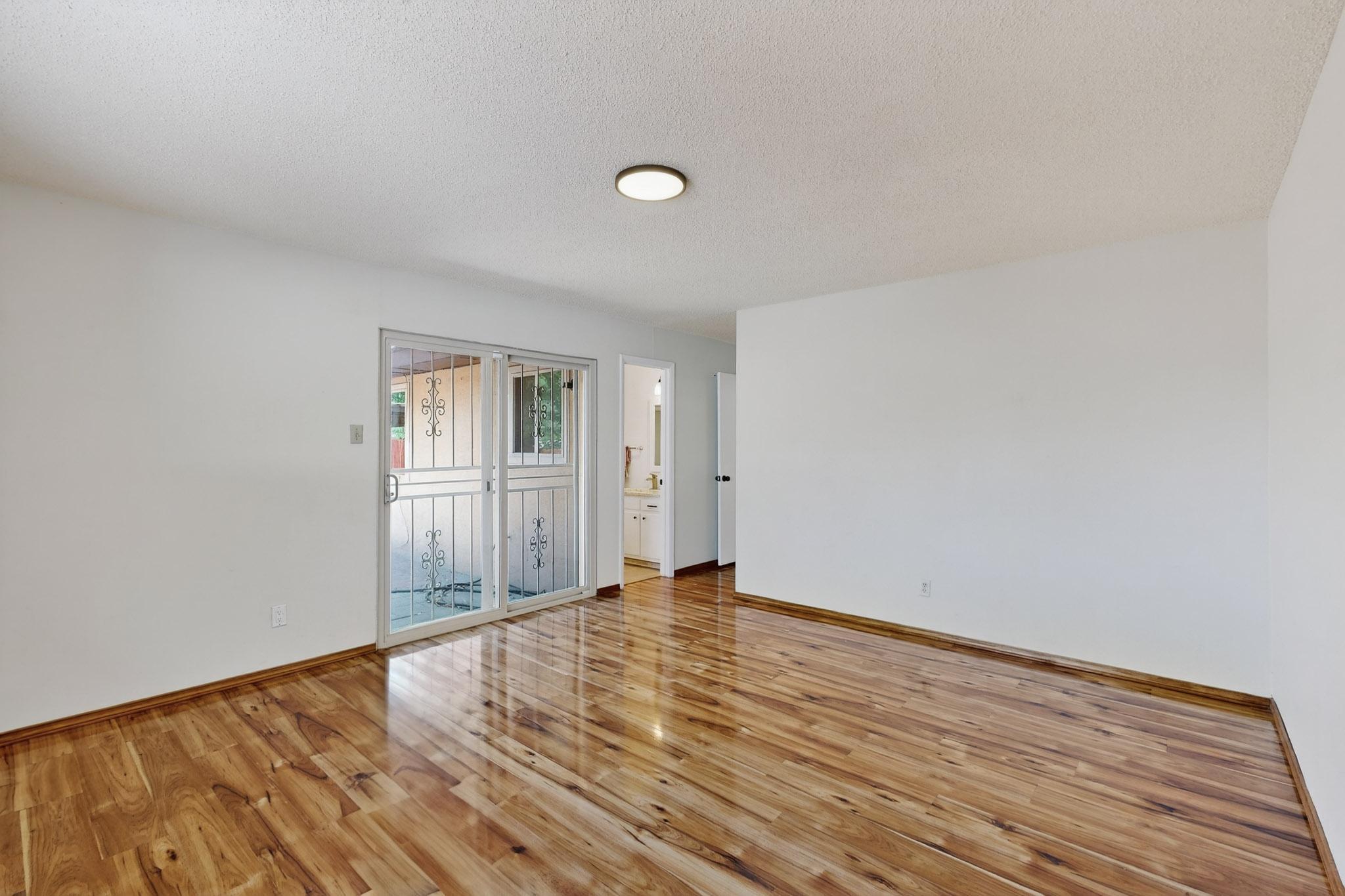 1917 Chelwood Park Boulevard NE