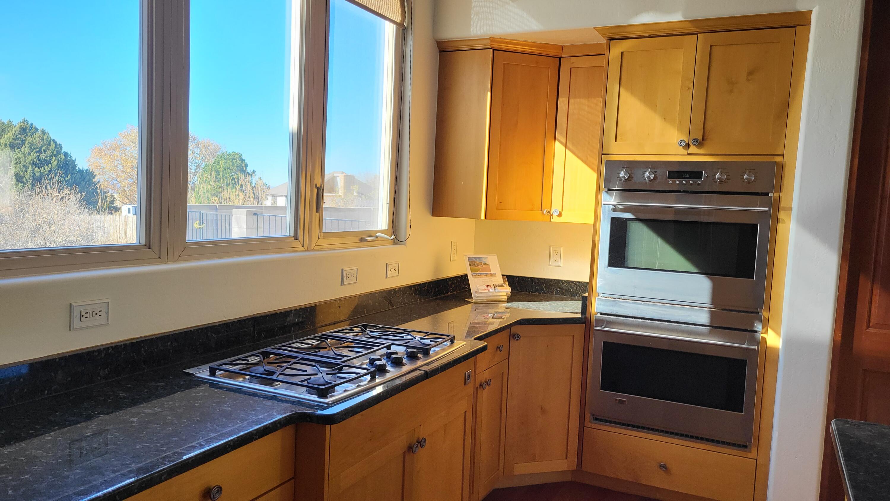 12101 EAGLE ROCK Avenue NE