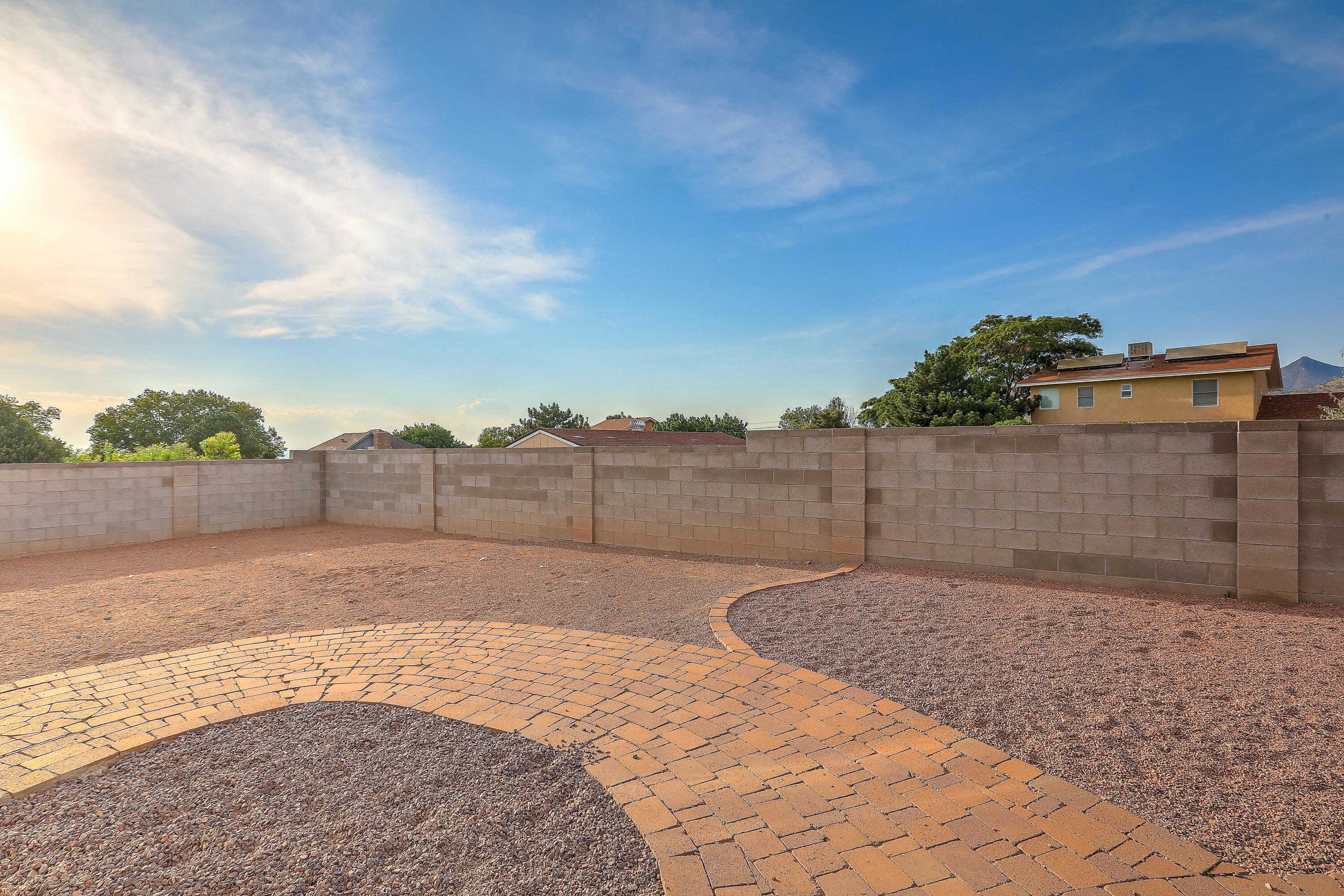 12101 EAGLE ROCK Avenue NE