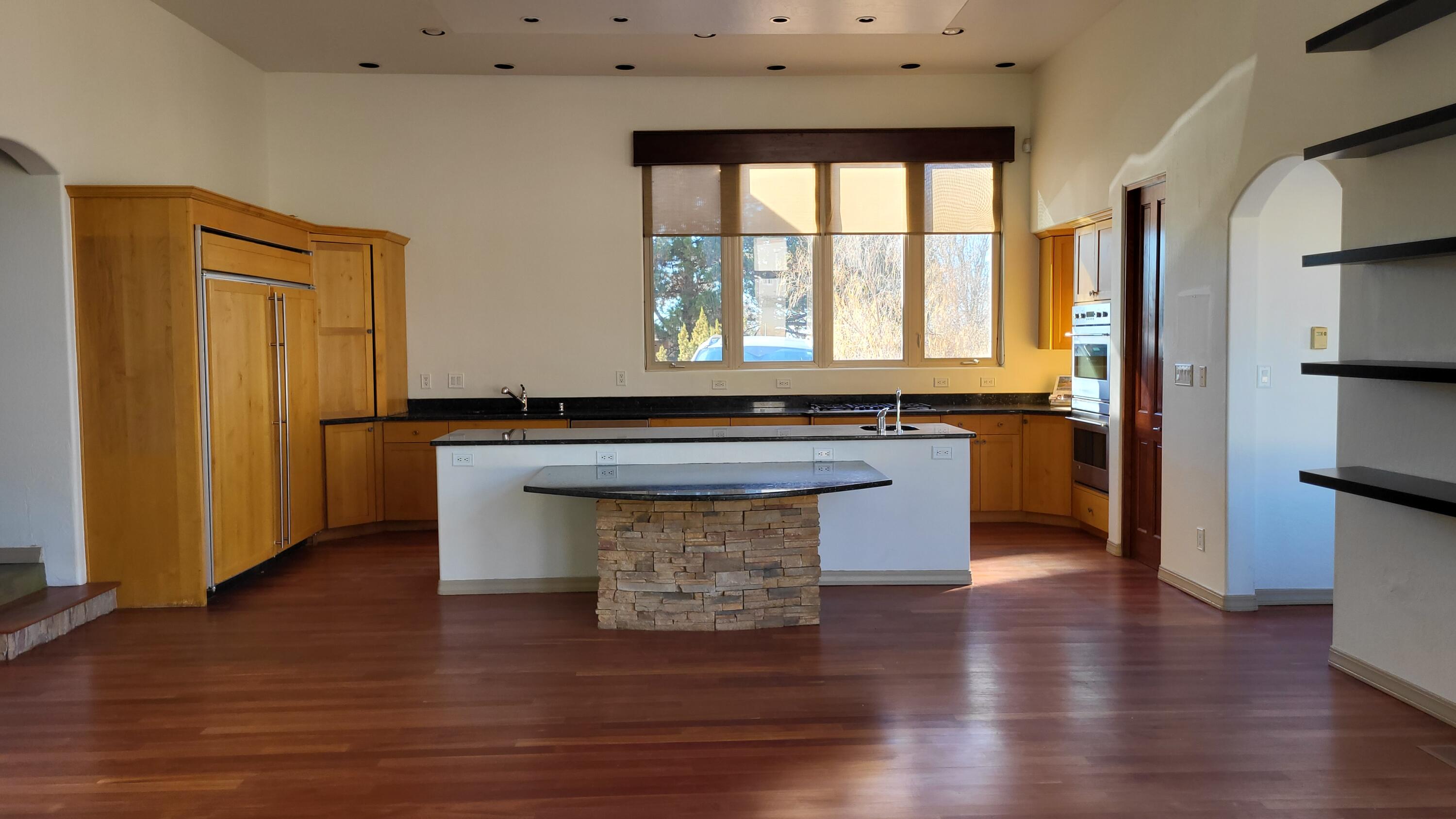 12101 EAGLE ROCK Avenue NE