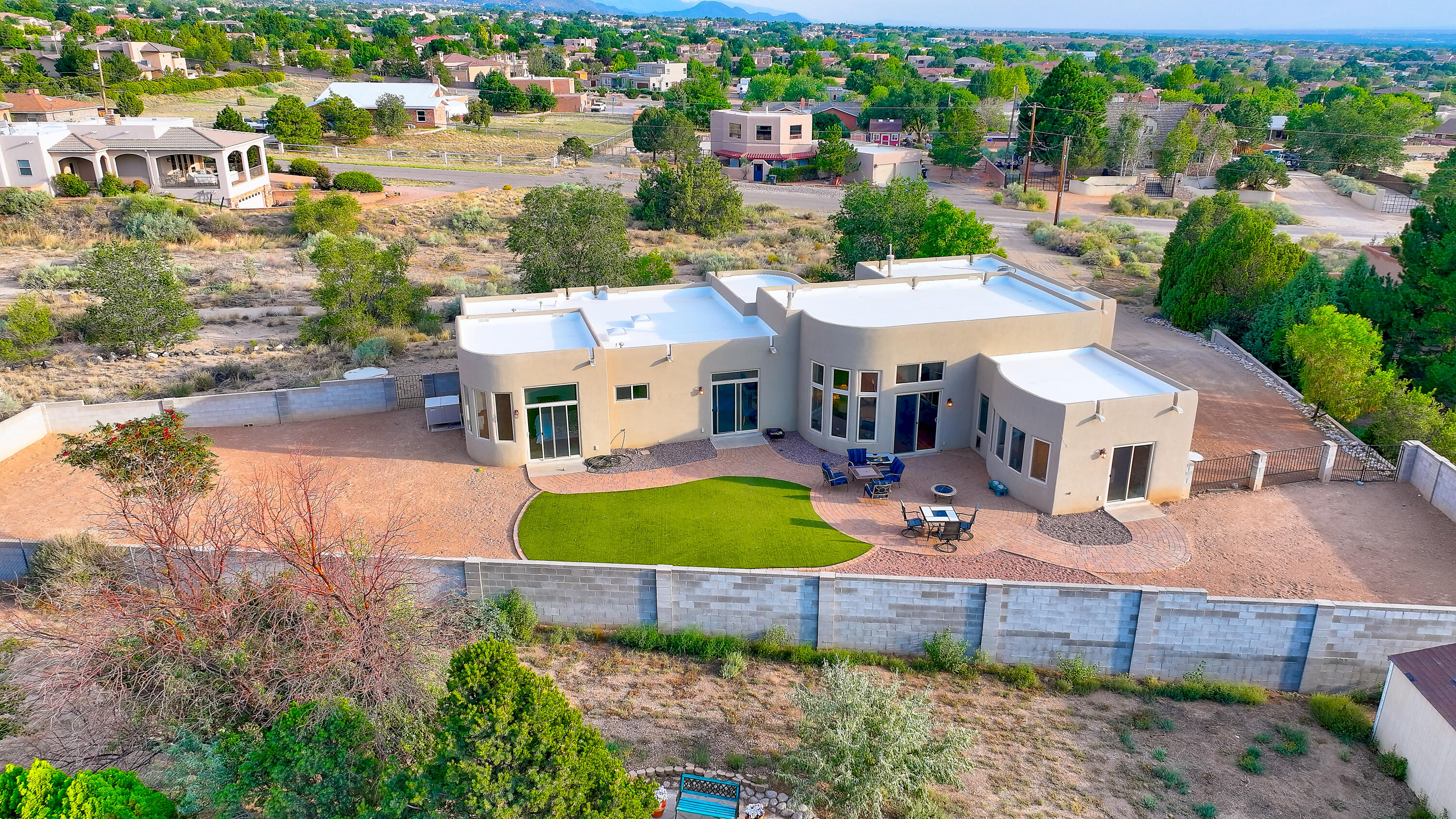 12101 EAGLE ROCK Avenue NE