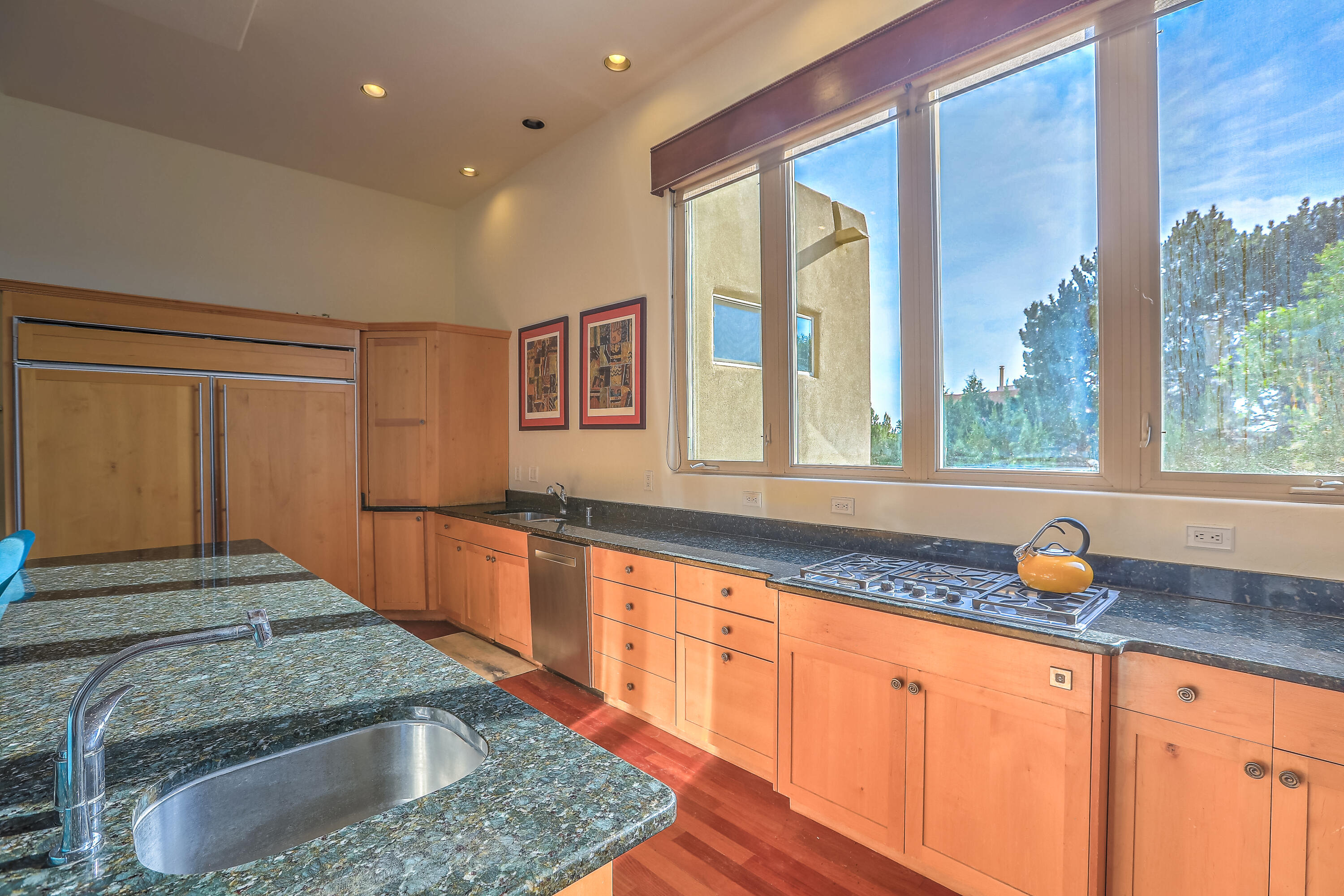 12101 EAGLE ROCK Avenue NE