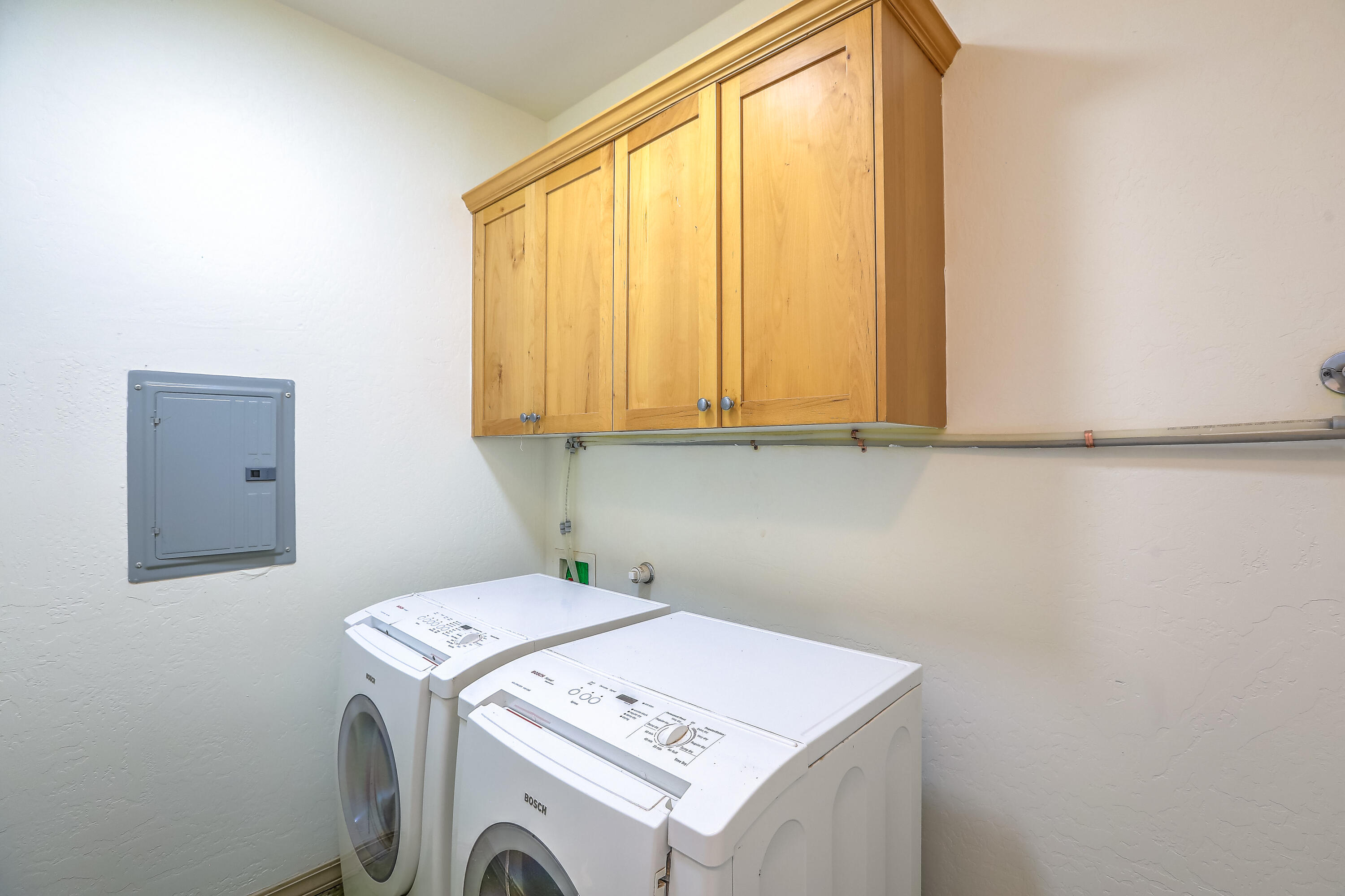 12101 EAGLE ROCK Avenue NE