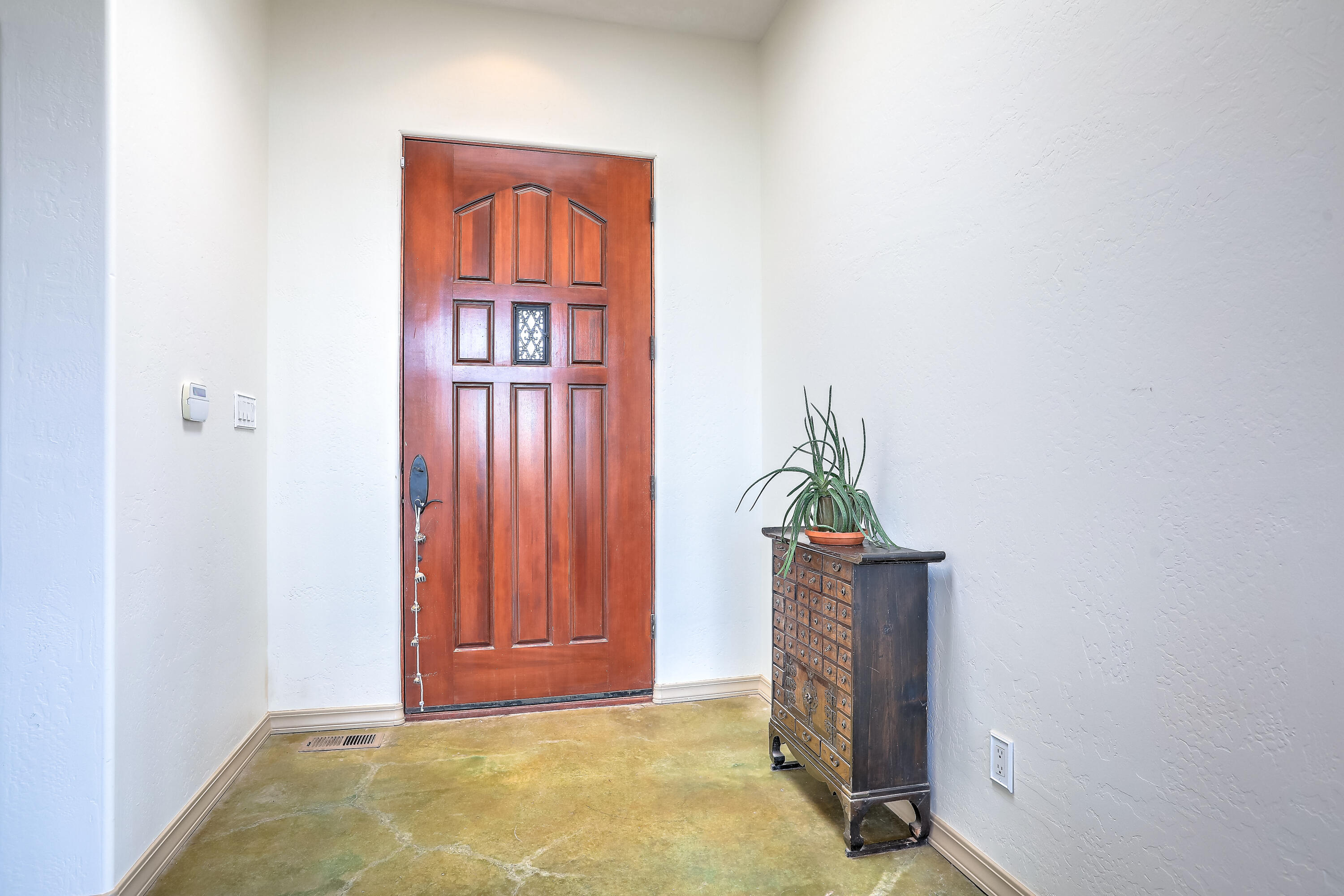 12101 EAGLE ROCK Avenue NE