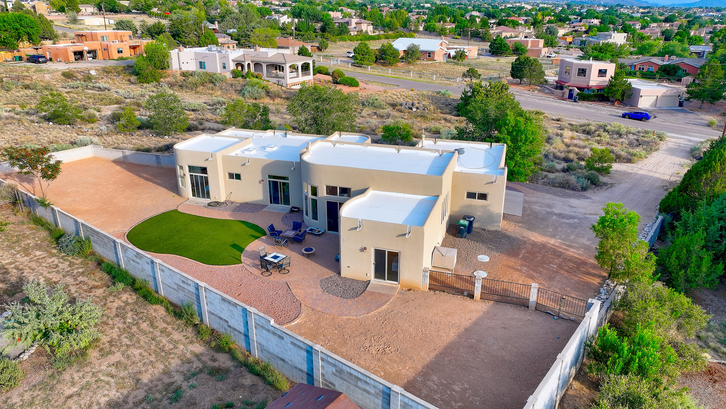 12101 EAGLE ROCK Avenue NE