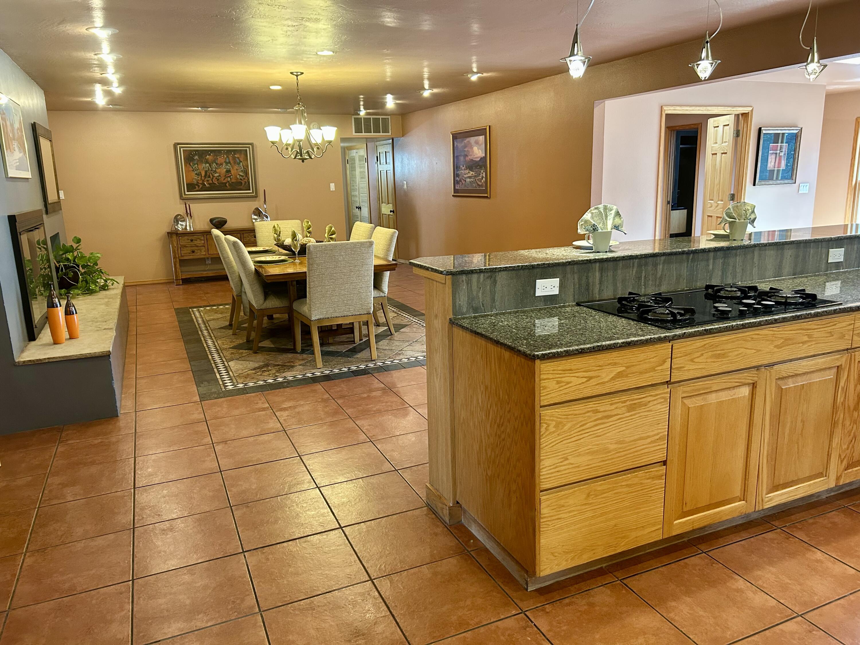 1306 WASHINGTON Street NE