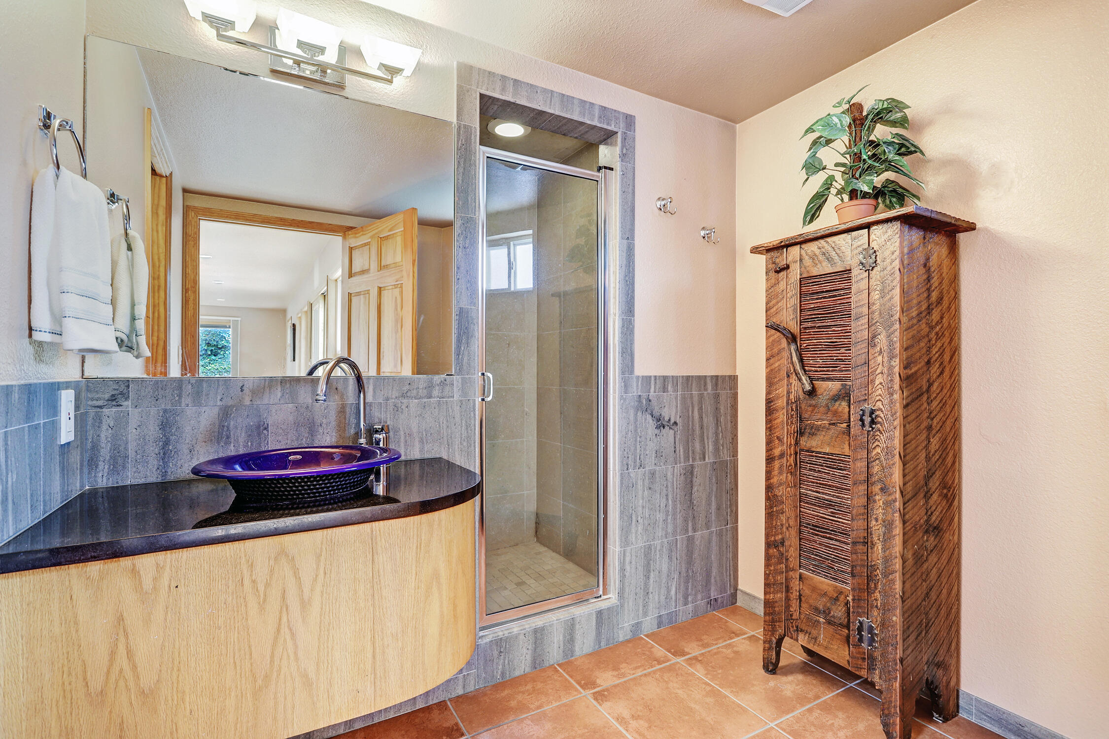 1306 WASHINGTON Street NE