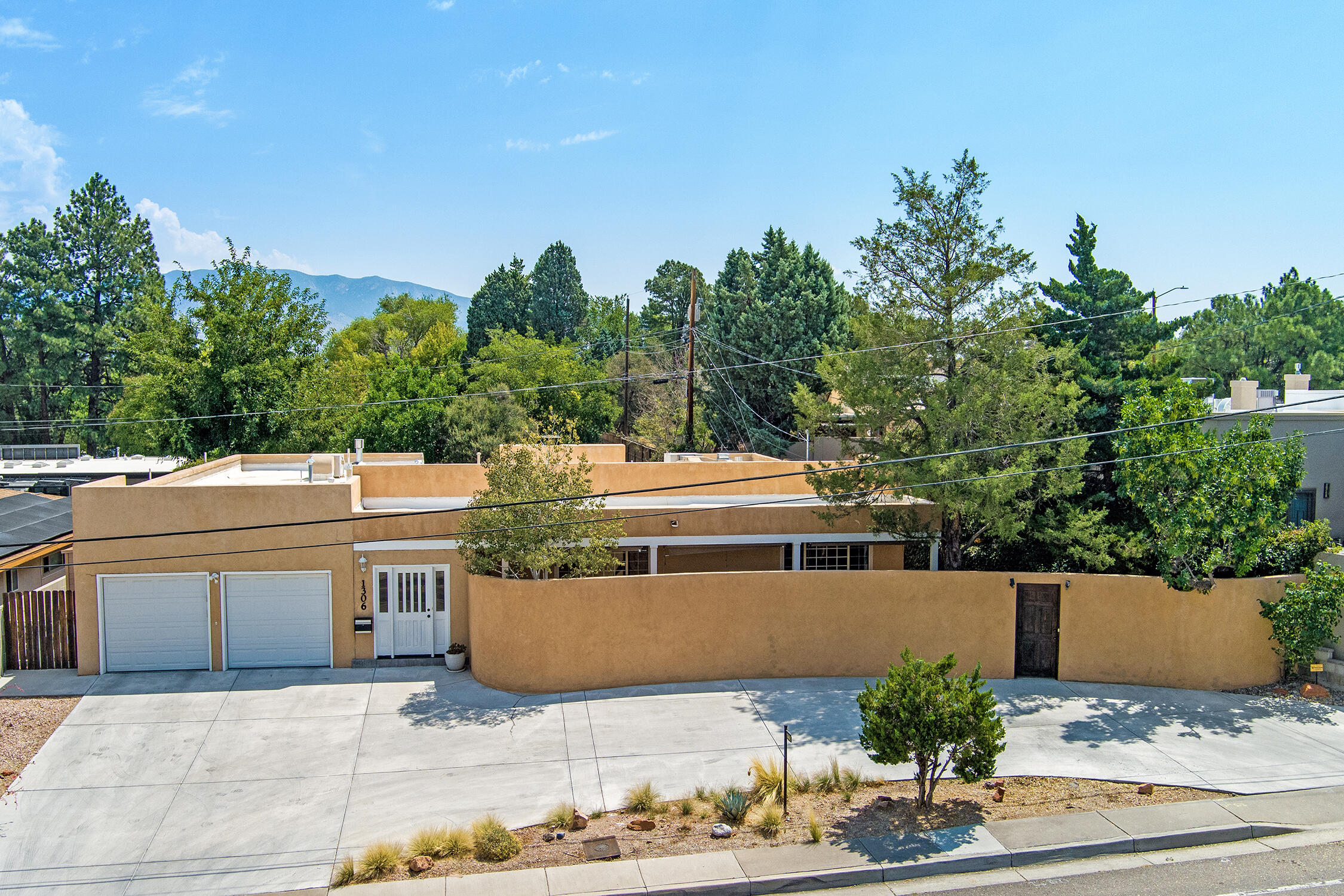 1306 WASHINGTON Street NE