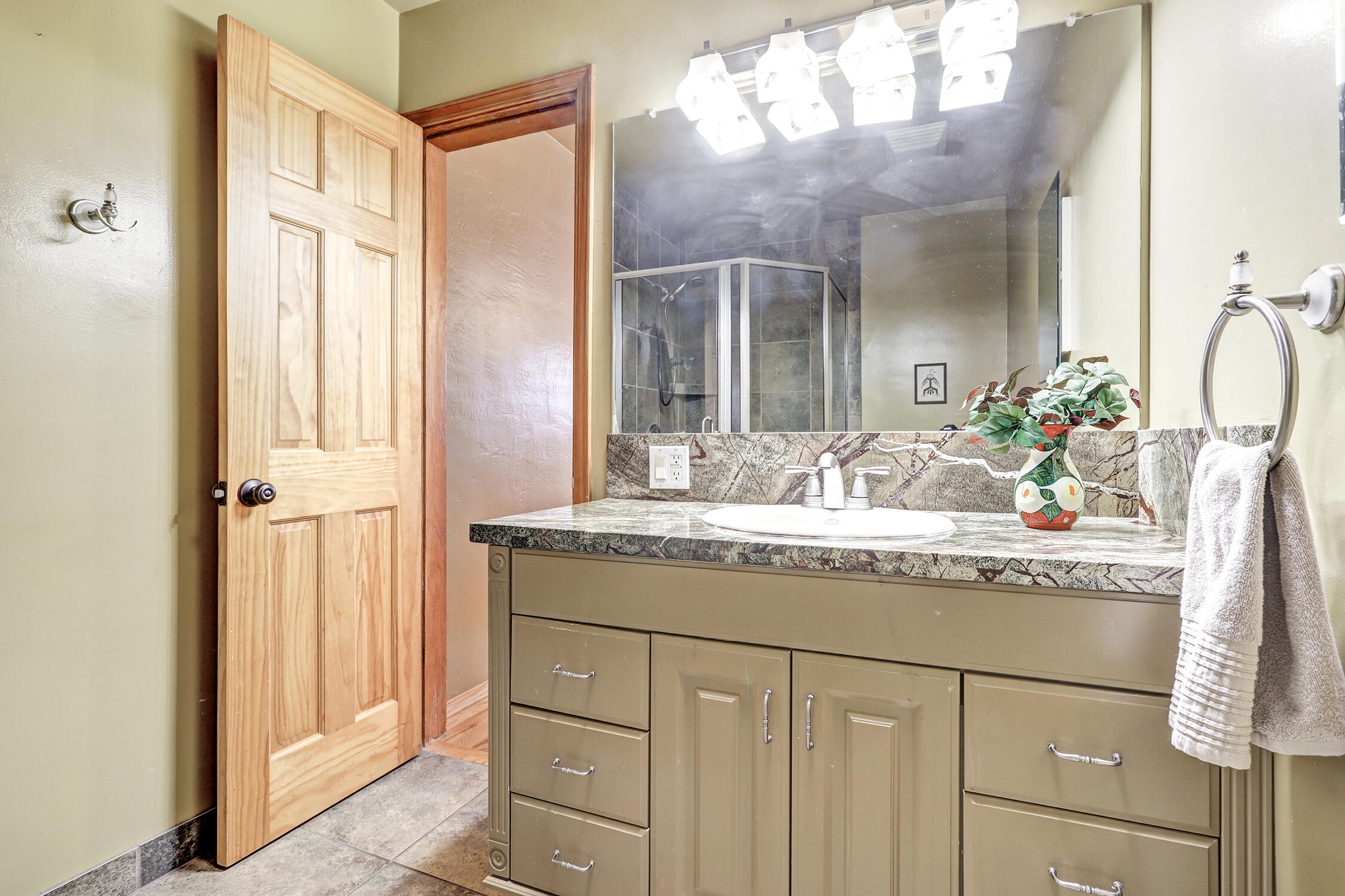 1306 WASHINGTON Street NE