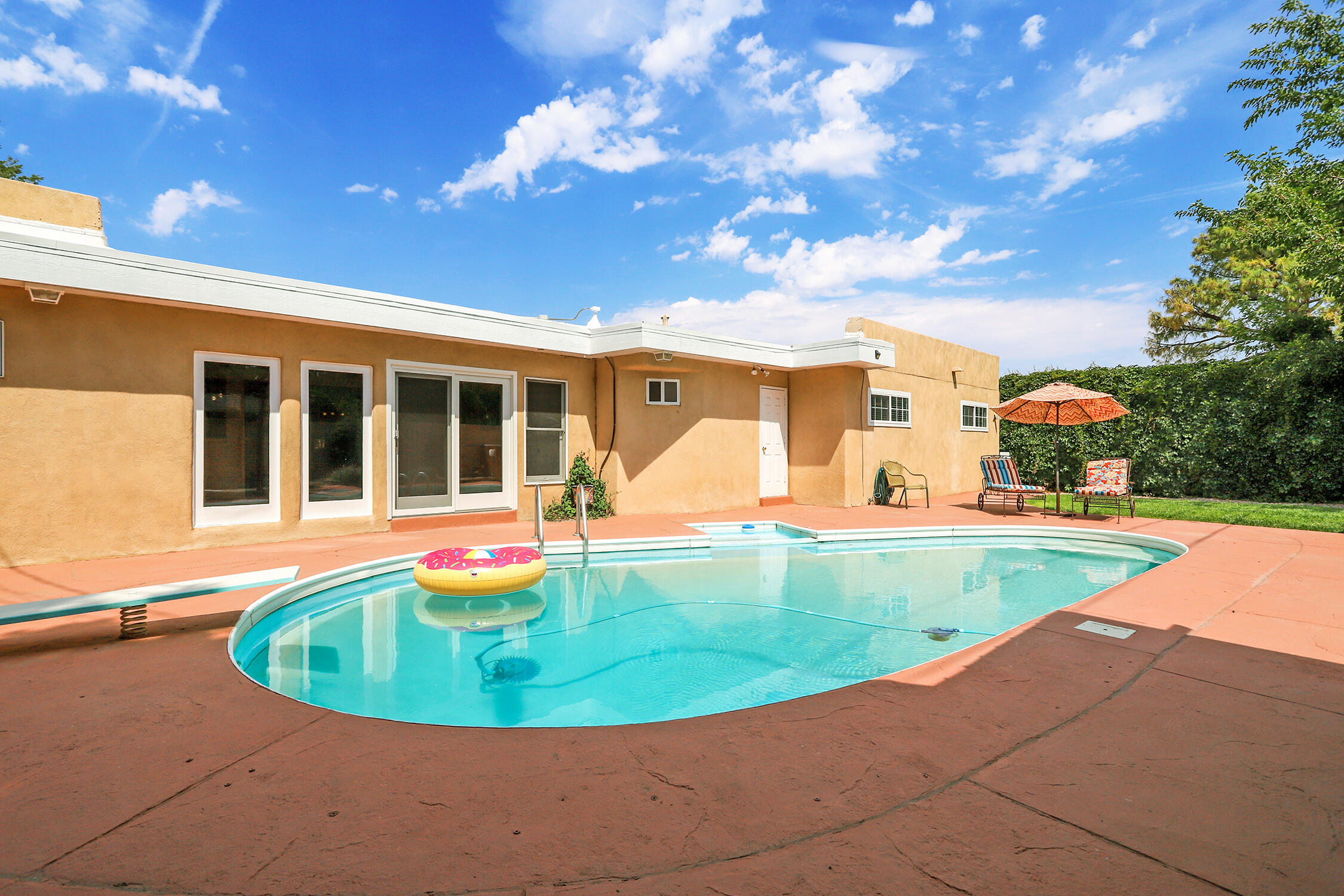 1306 WASHINGTON Street NE