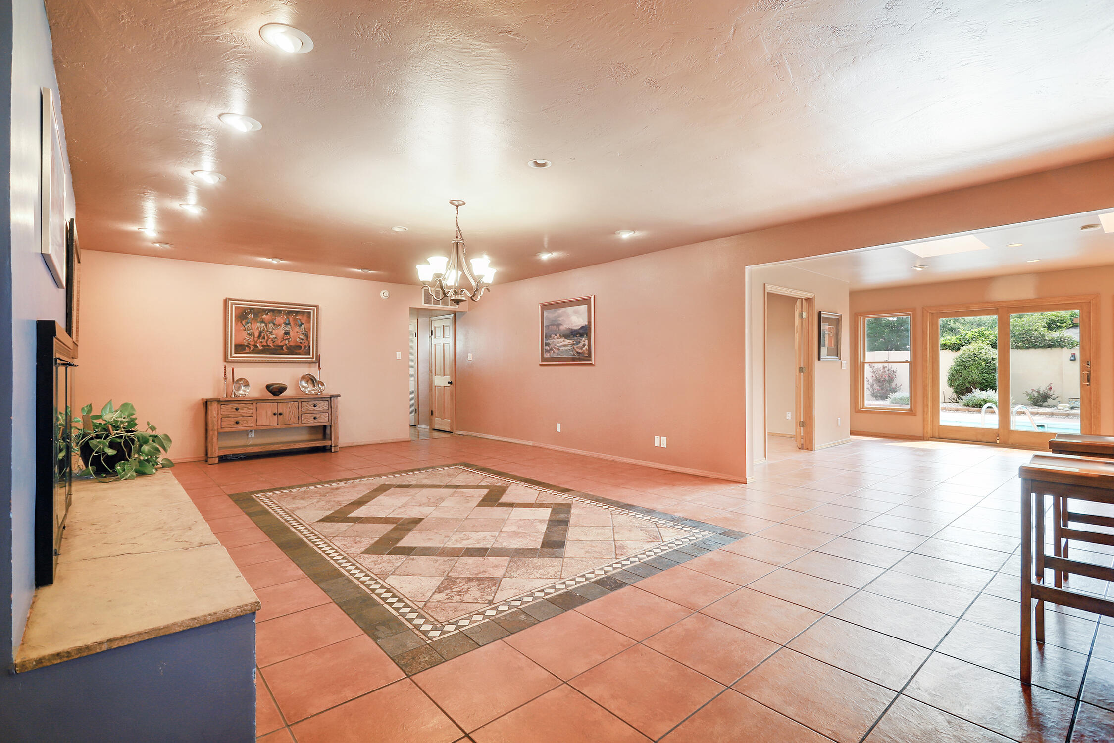 1306 WASHINGTON Street NE