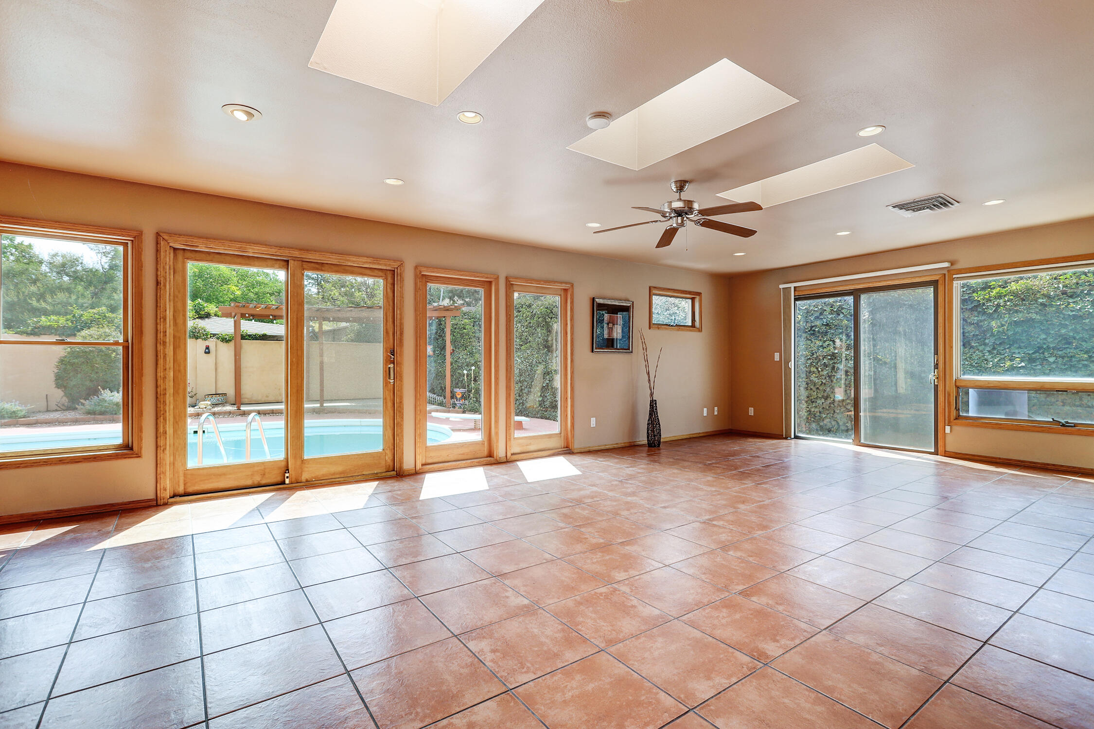 1306 WASHINGTON Street NE