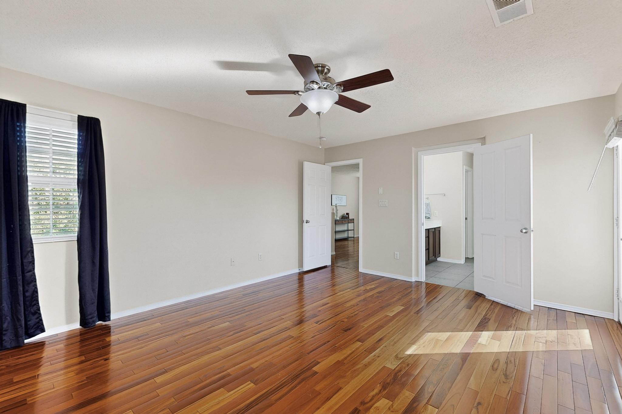 3820 BUCKSKIN Loop NE