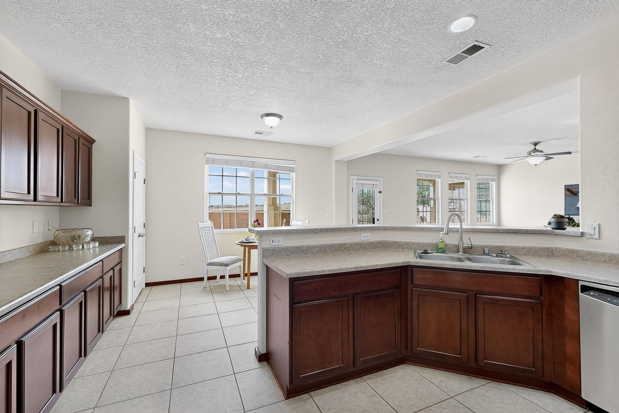 3820 BUCKSKIN Loop NE