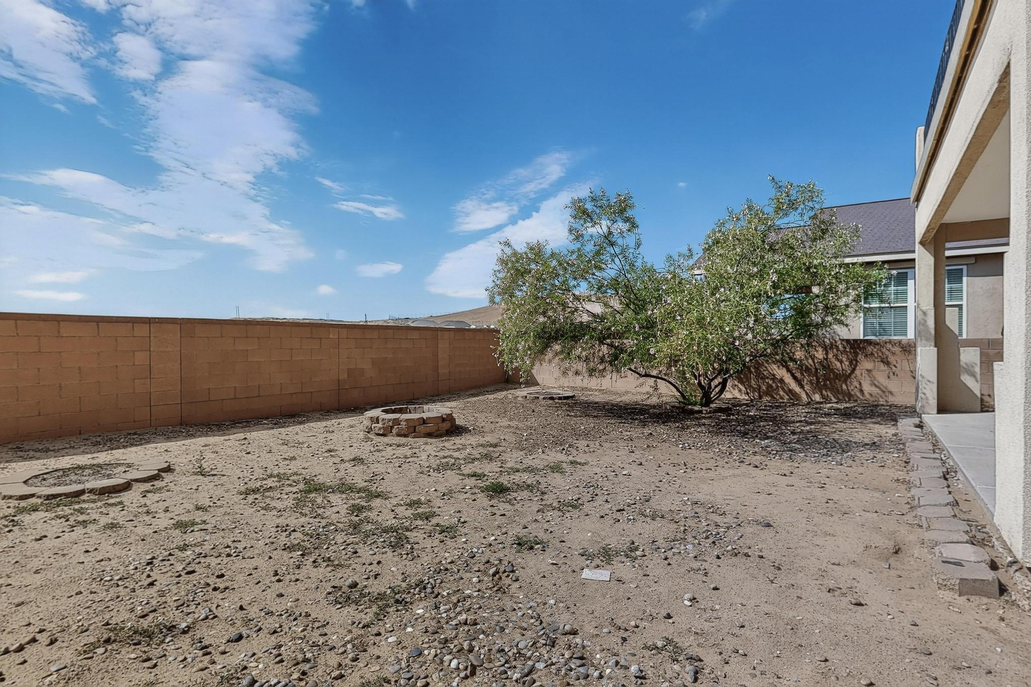 3820 BUCKSKIN Loop NE