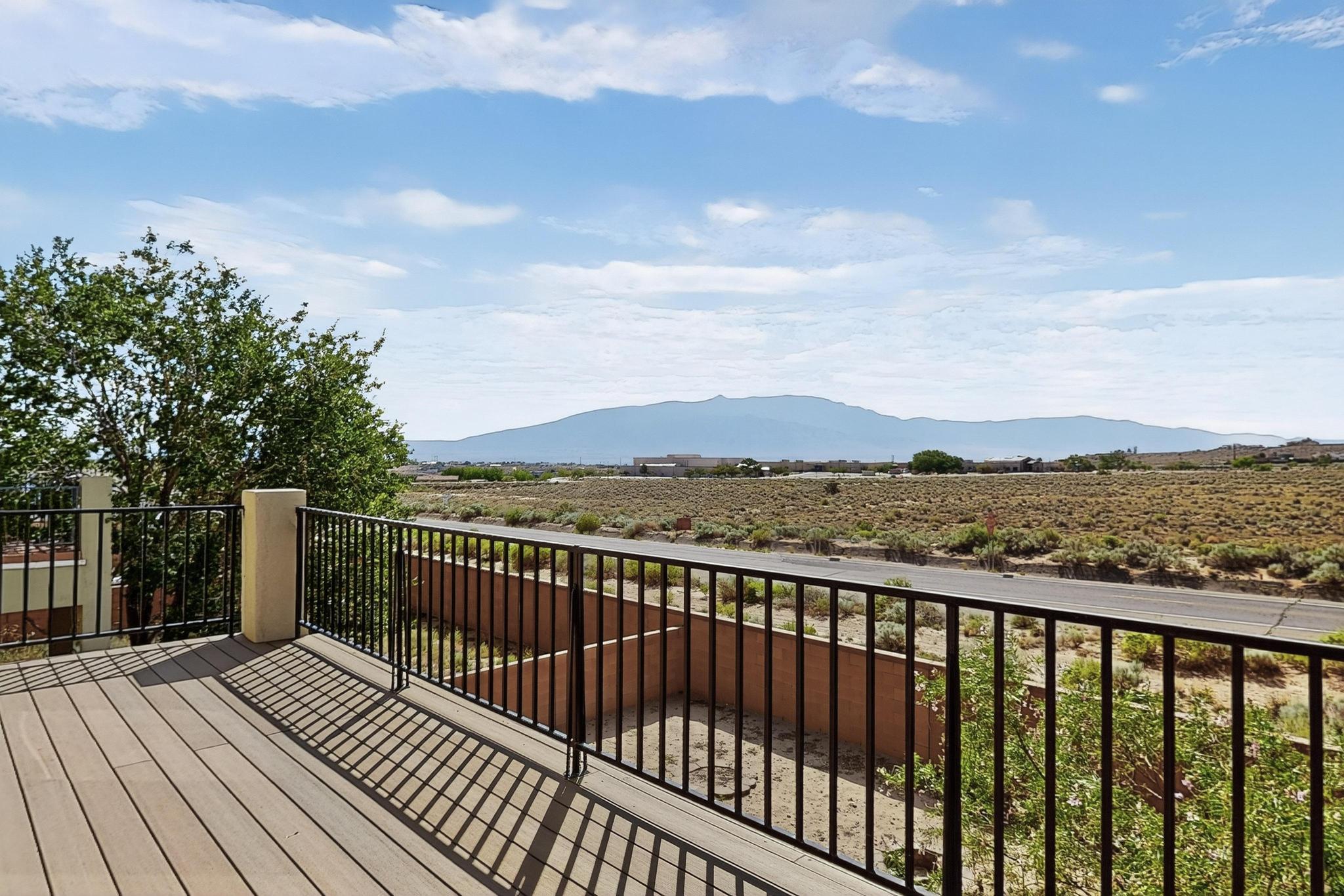 3820 BUCKSKIN Loop NE