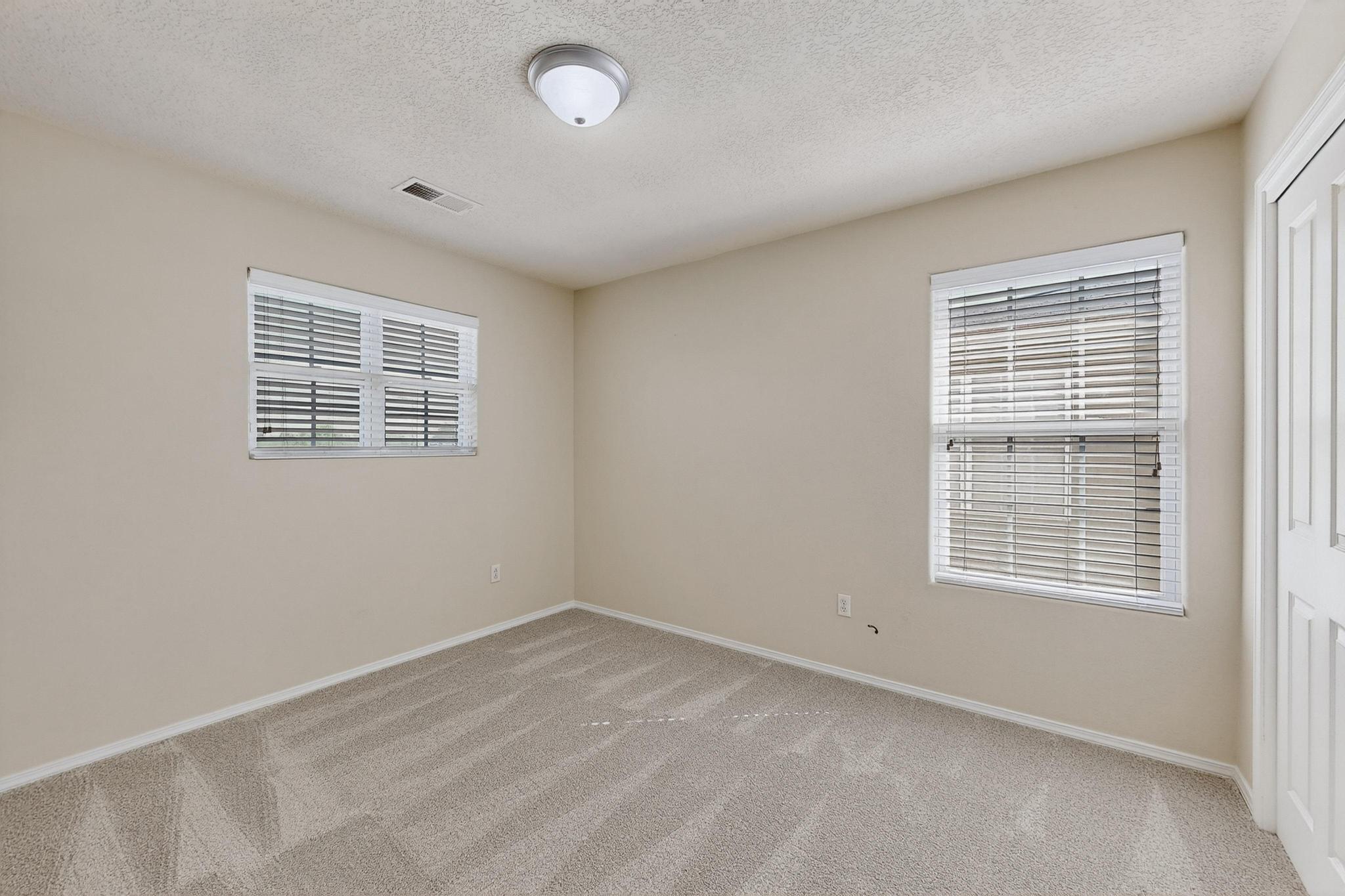 3820 BUCKSKIN Loop NE