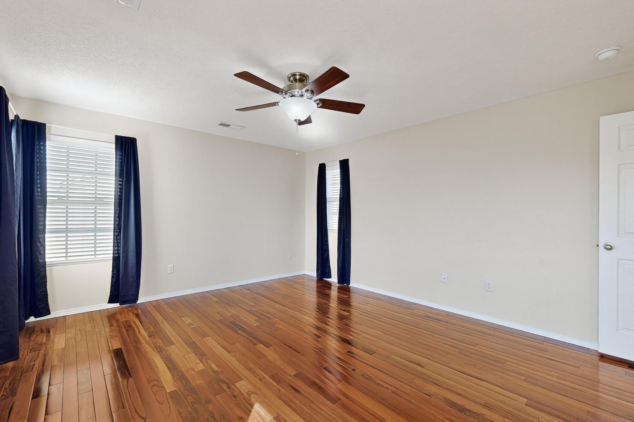 3820 BUCKSKIN Loop NE