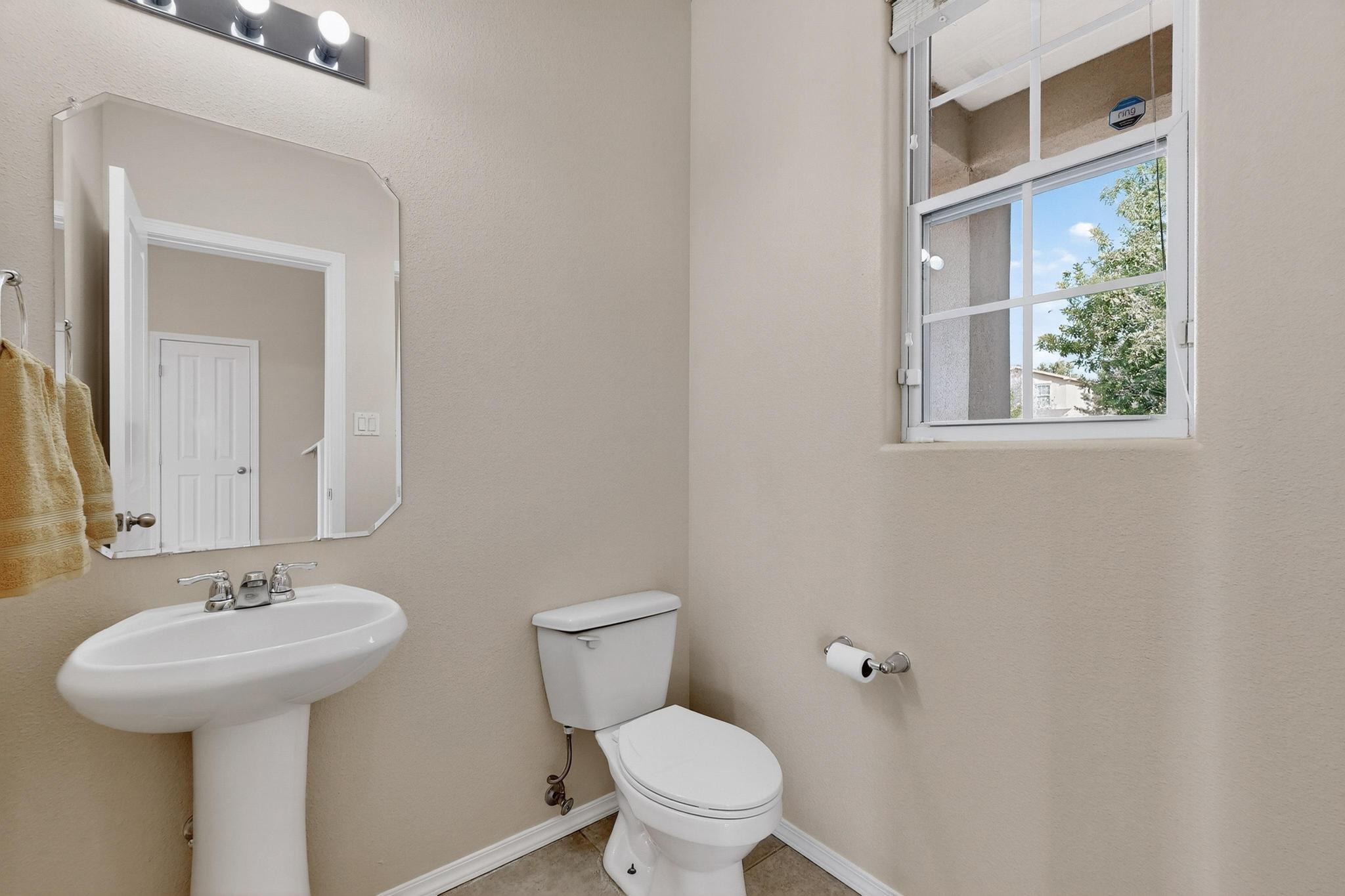 3820 BUCKSKIN Loop NE