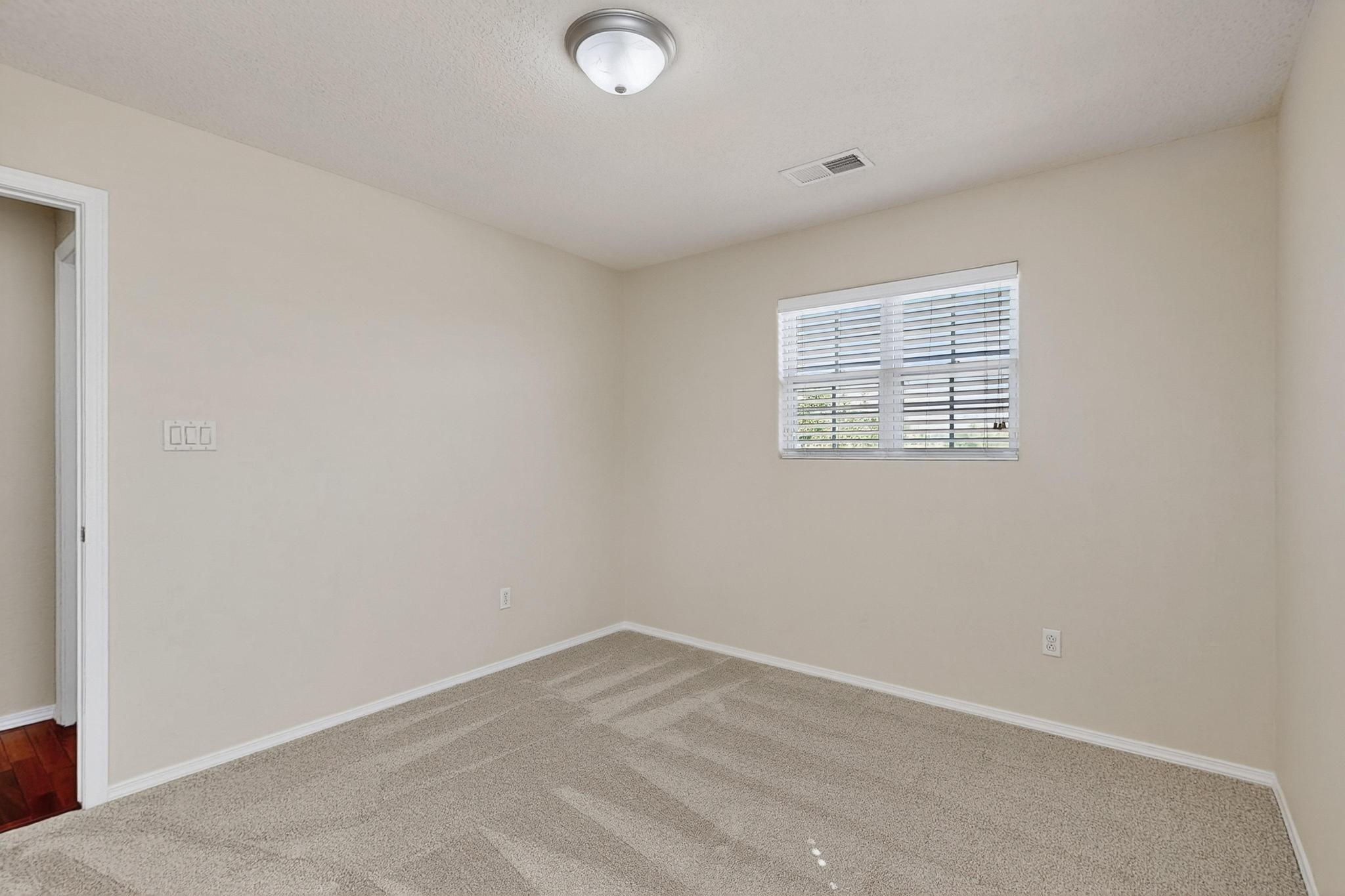 3820 BUCKSKIN Loop NE